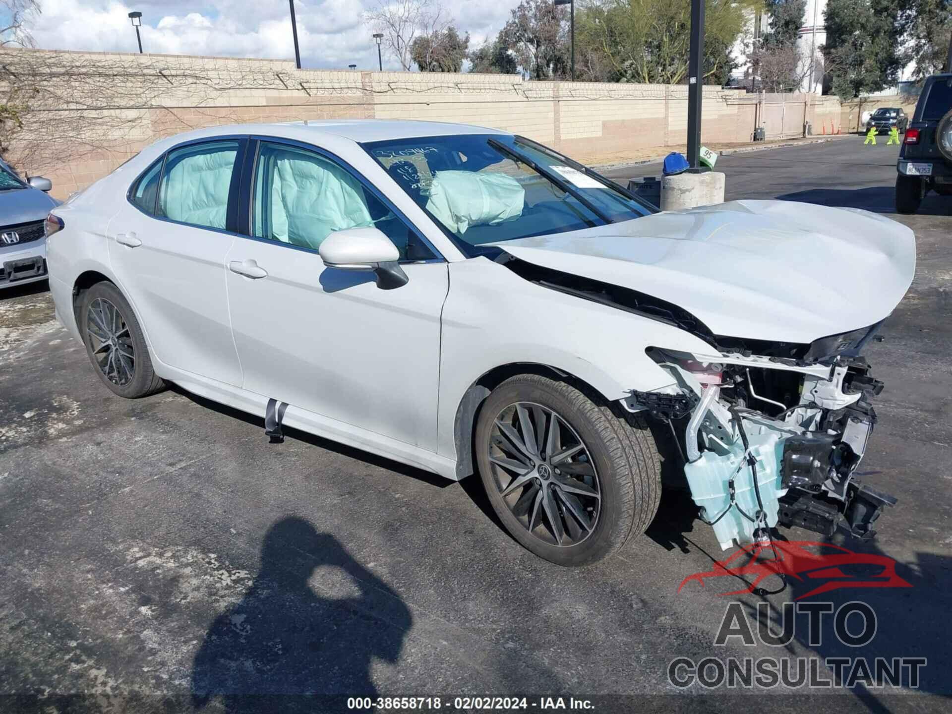 TOYOTA CAMRY 2023 - 4T1G11AK4PU107276