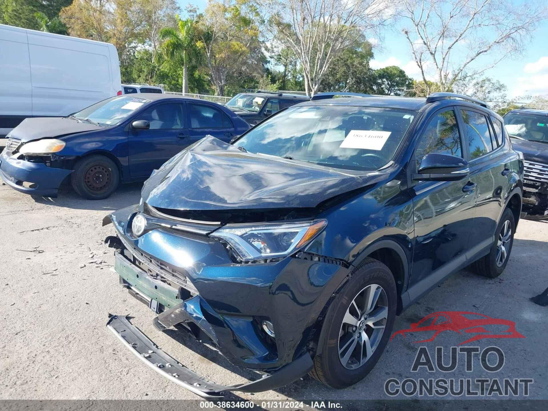 TOYOTA RAV4 2017 - JTMWFREVXHJ119813