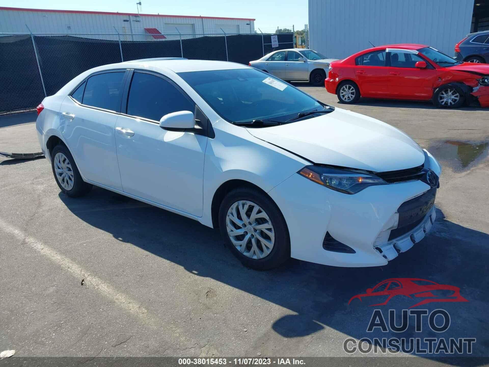 TOYOTA COROLLA 2018 - 5YFBURHE8JP807455