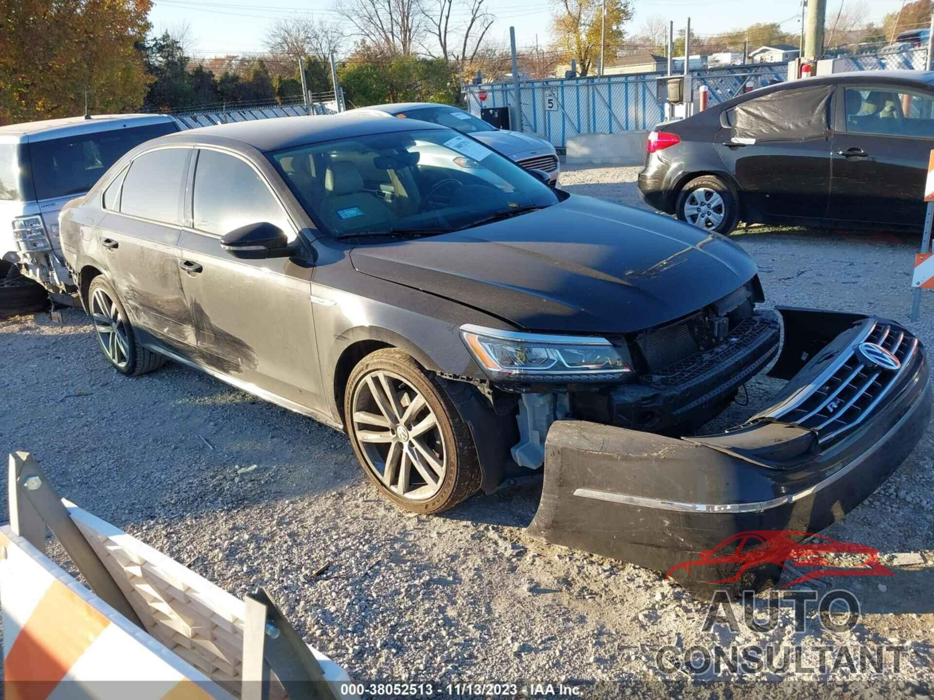 VOLKSWAGEN PASSAT 2018 - 1VWAA7A37JC029527
