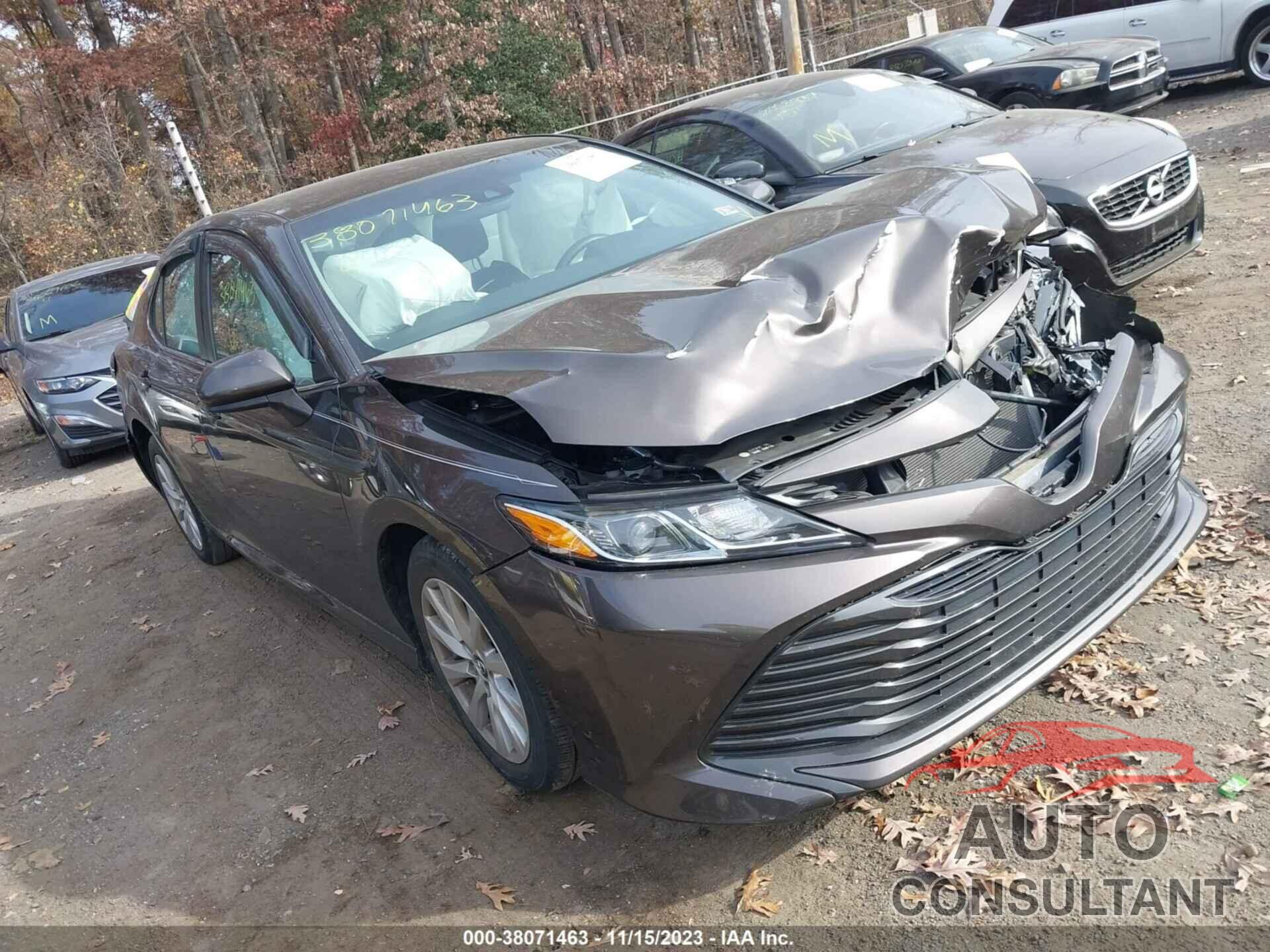 TOYOTA CAMRY 2018 - 4T1B11HKXJU647738