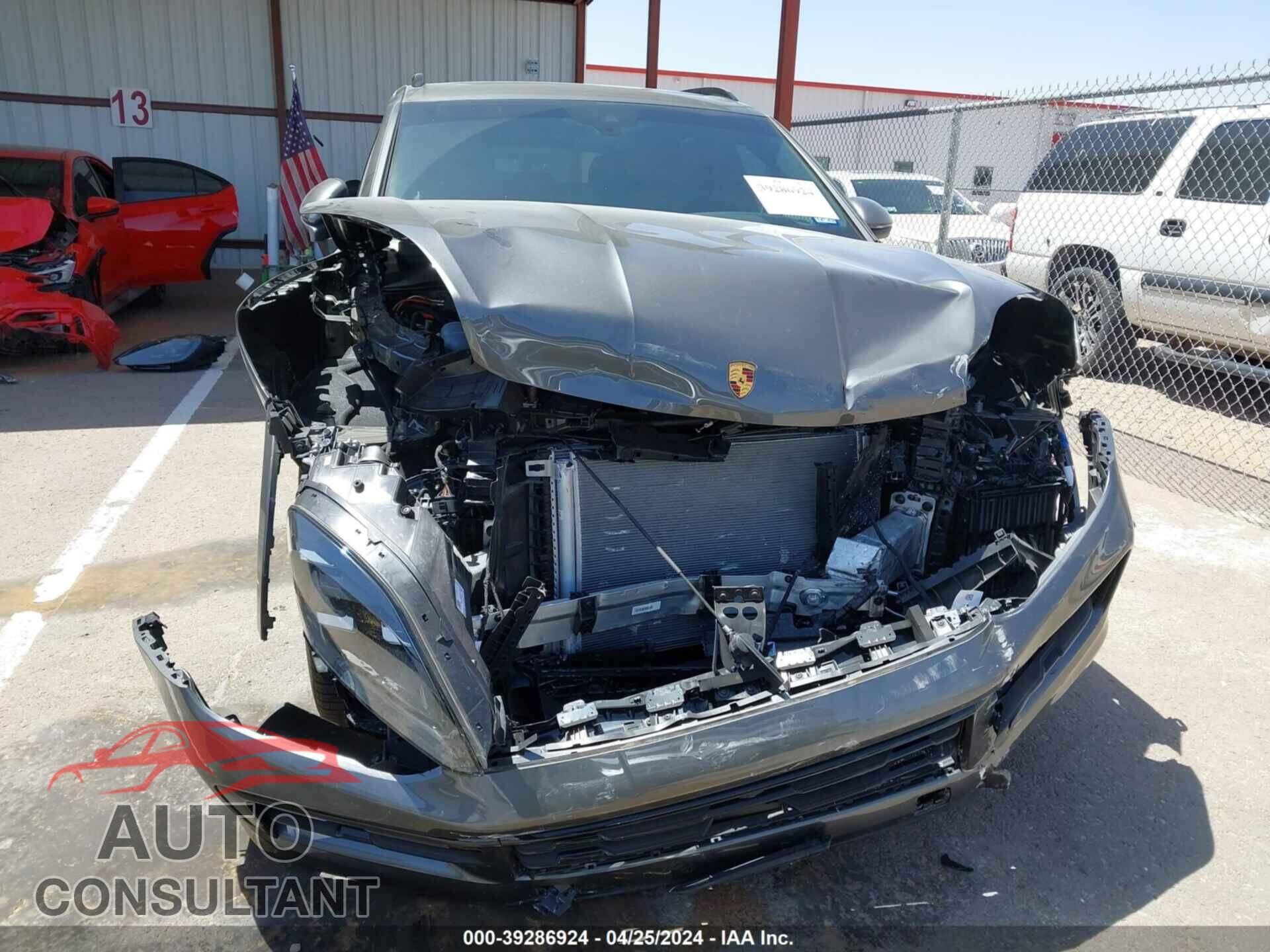 PORSCHE CAYENNE 2024 - WP1AA2AY5RDA06558
