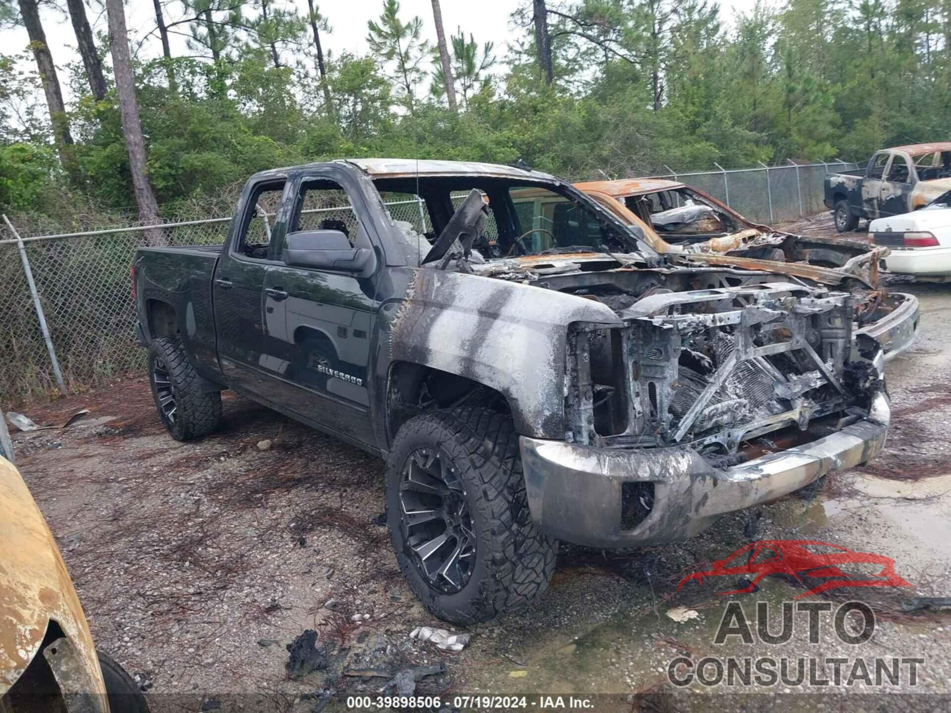 CHEVROLET SILVERADO 1500 2017 - 1GCRCREC1HZ233088