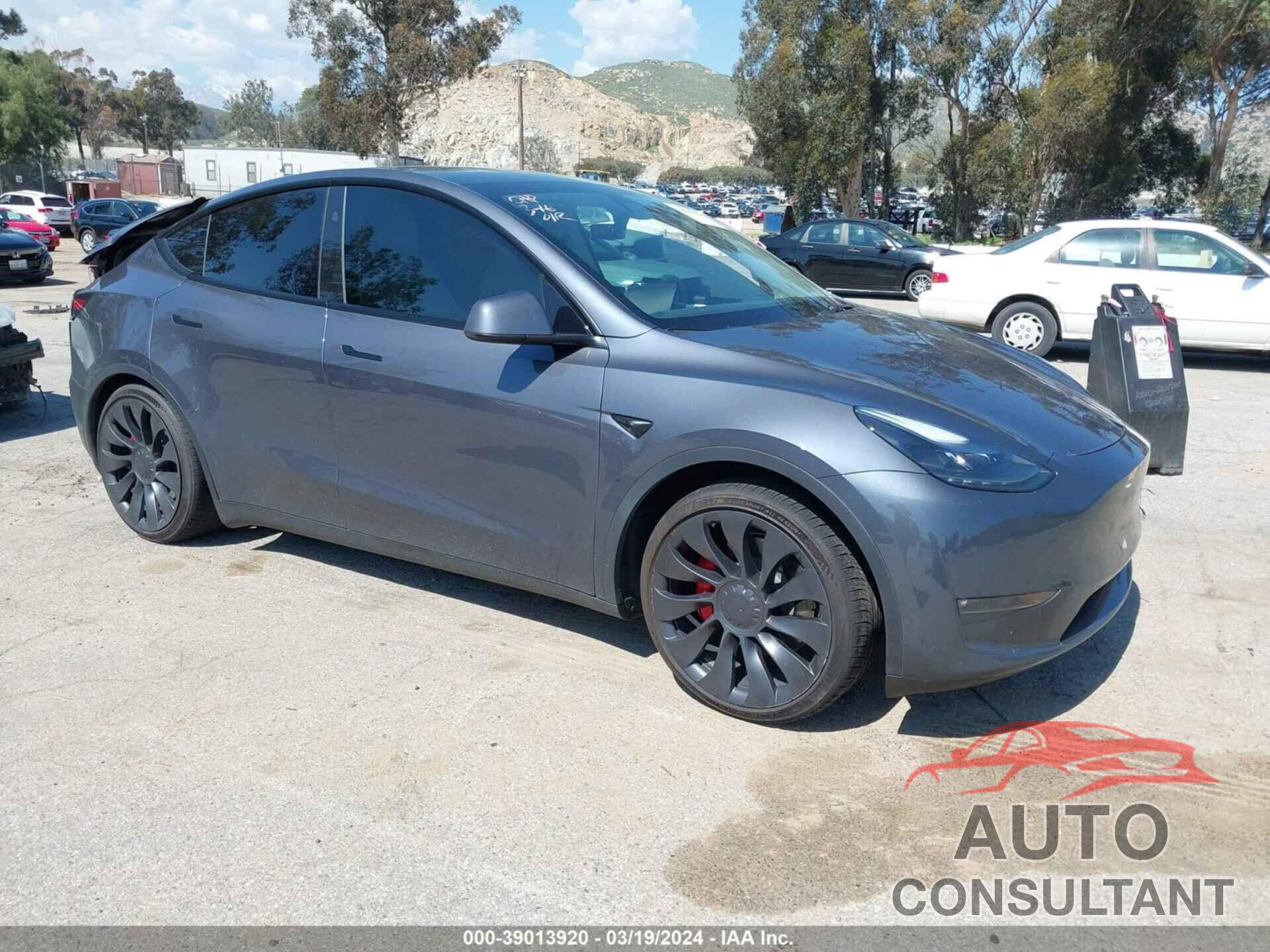 TESLA MODEL Y 2023 - 7SAYGDEFXPF793888