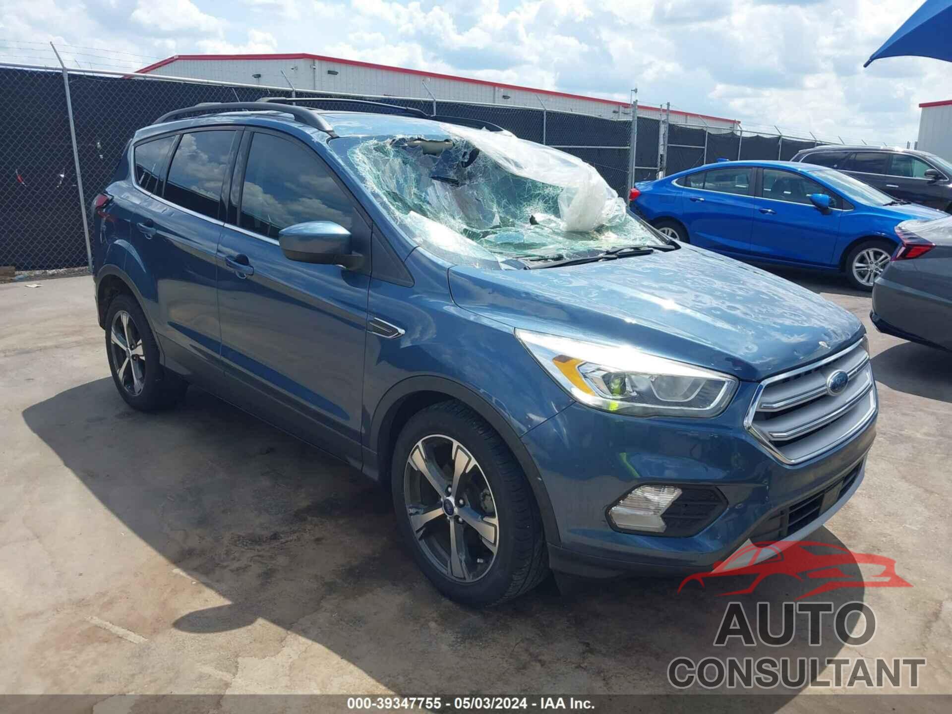 FORD ESCAPE 2018 - 1FMCU0HD5JUB04658