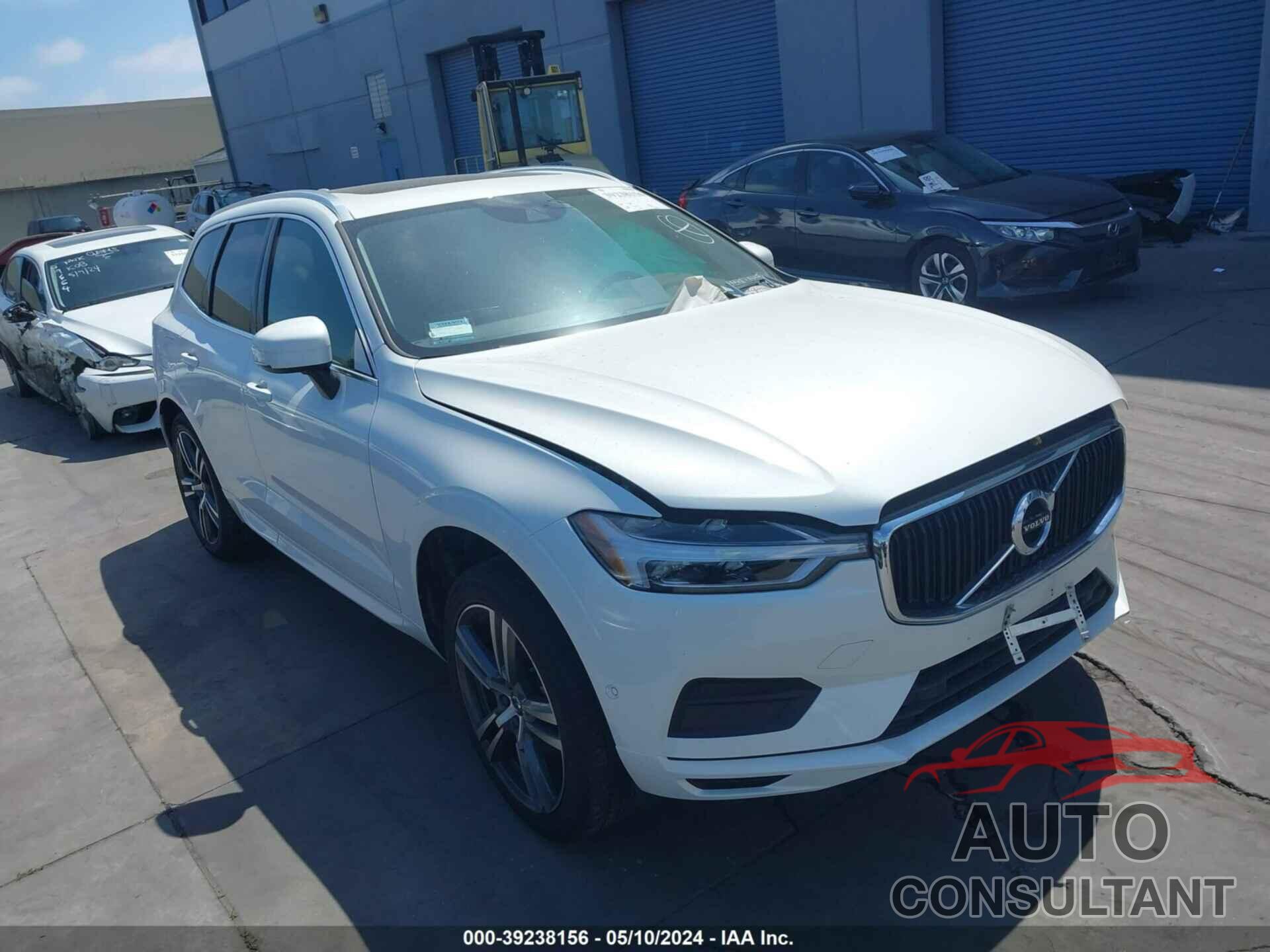 VOLVO XC60 2018 - LYV102RK2JB122397