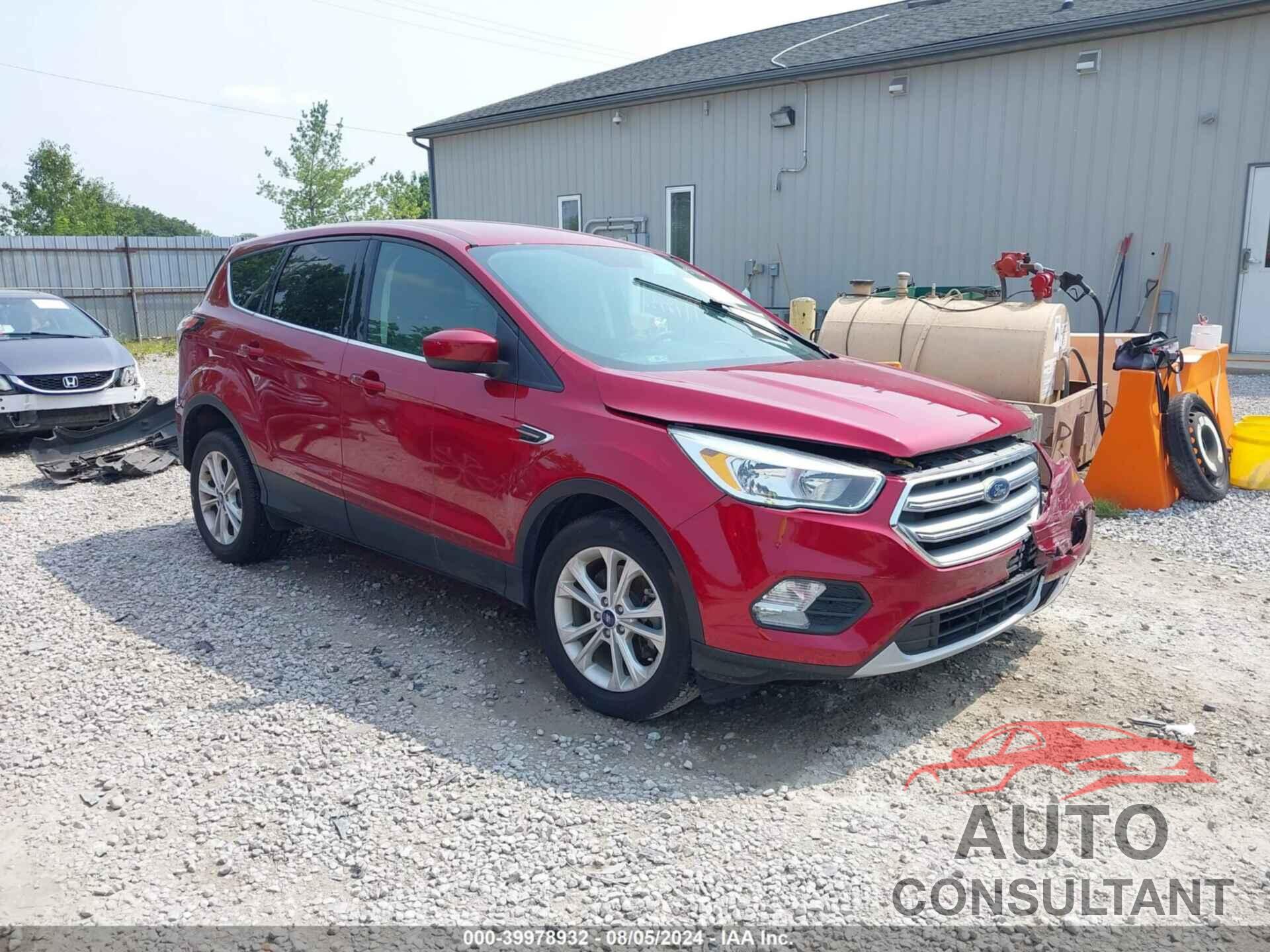 FORD ESCAPE 2017 - 1FMCU9GD5HUC46668
