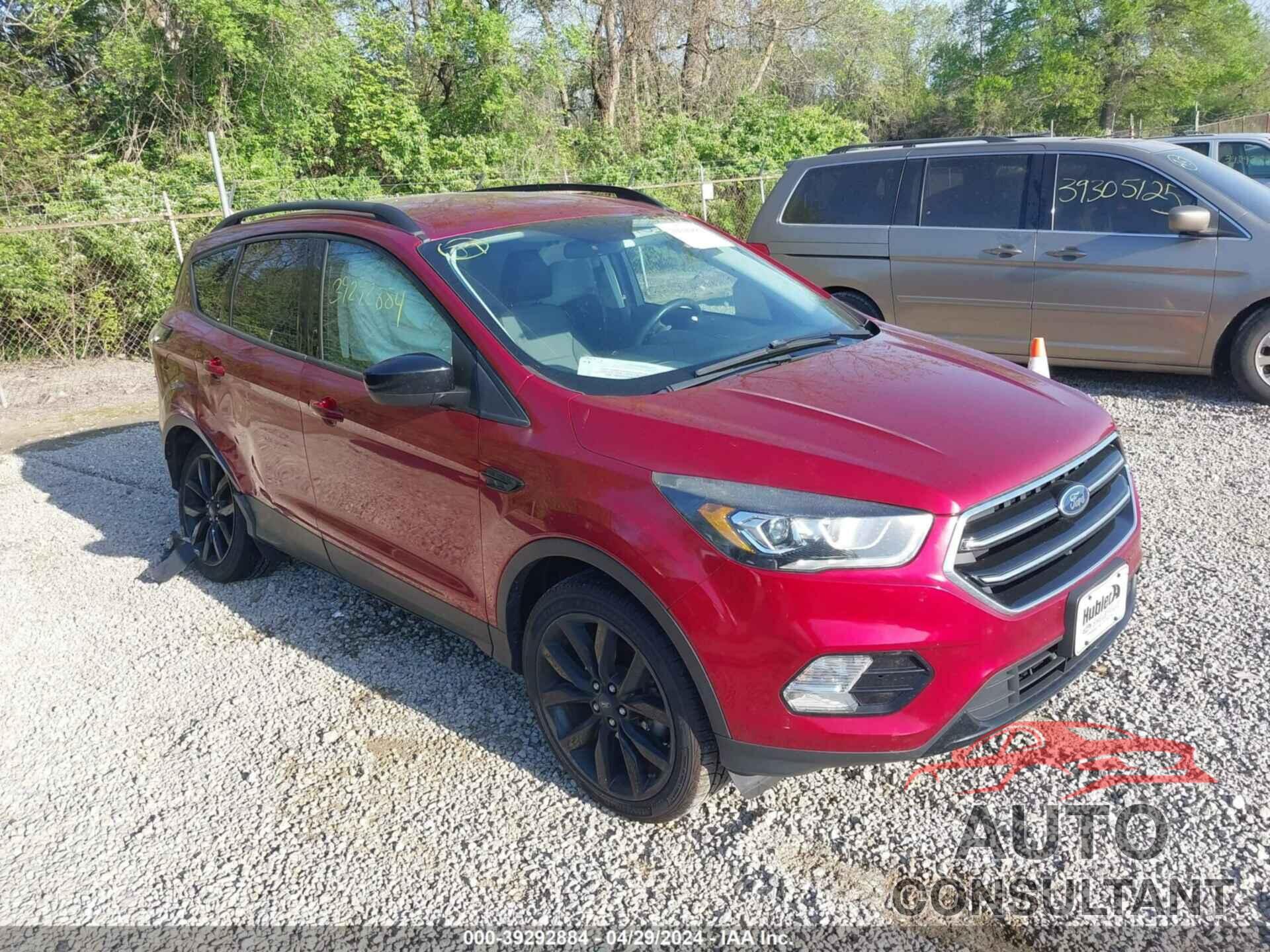 FORD ESCAPE 2017 - 1FMCU0GD8HUC10727