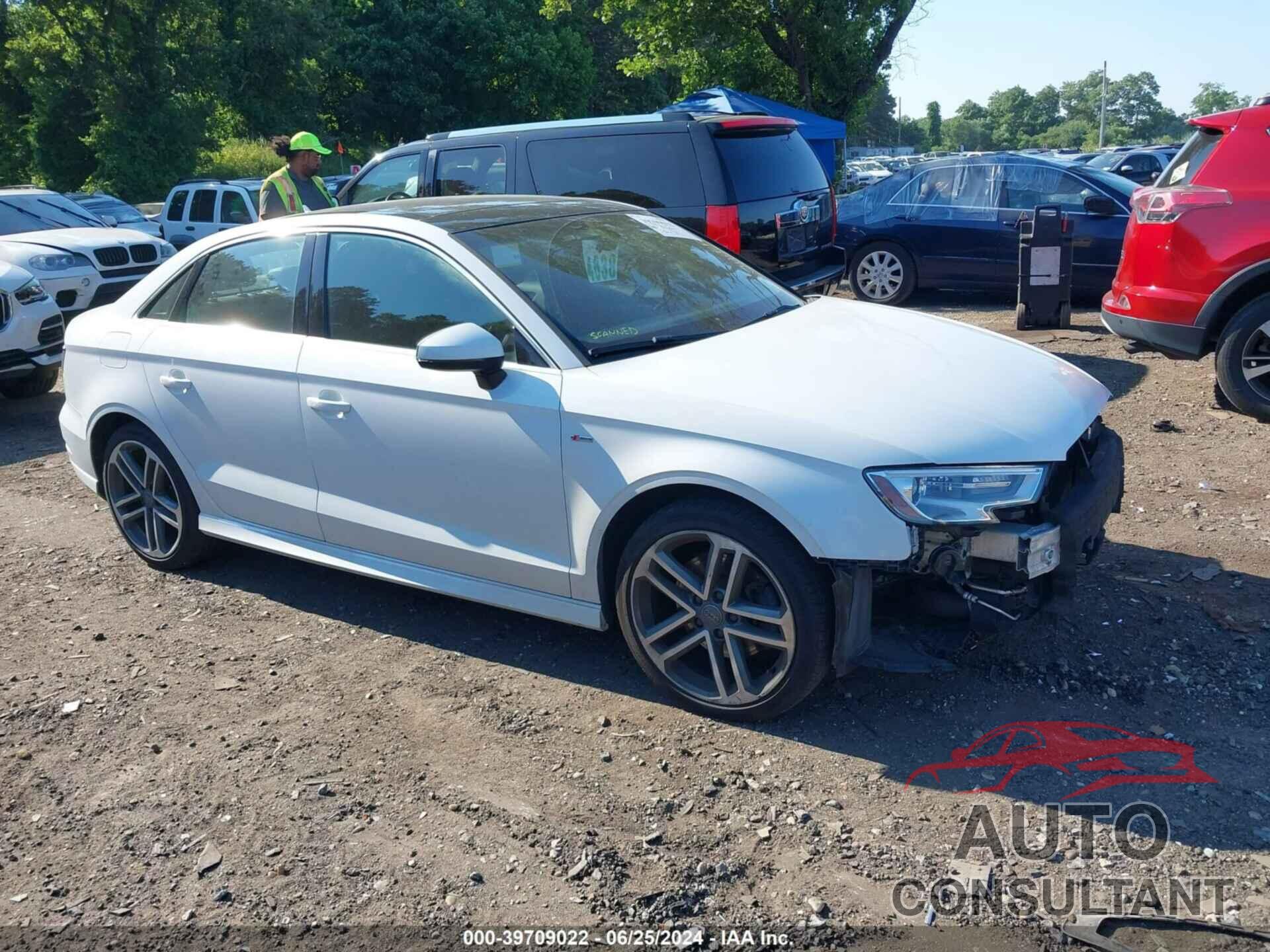 AUDI A3 2018 - WAUJ8GFF2J1055429