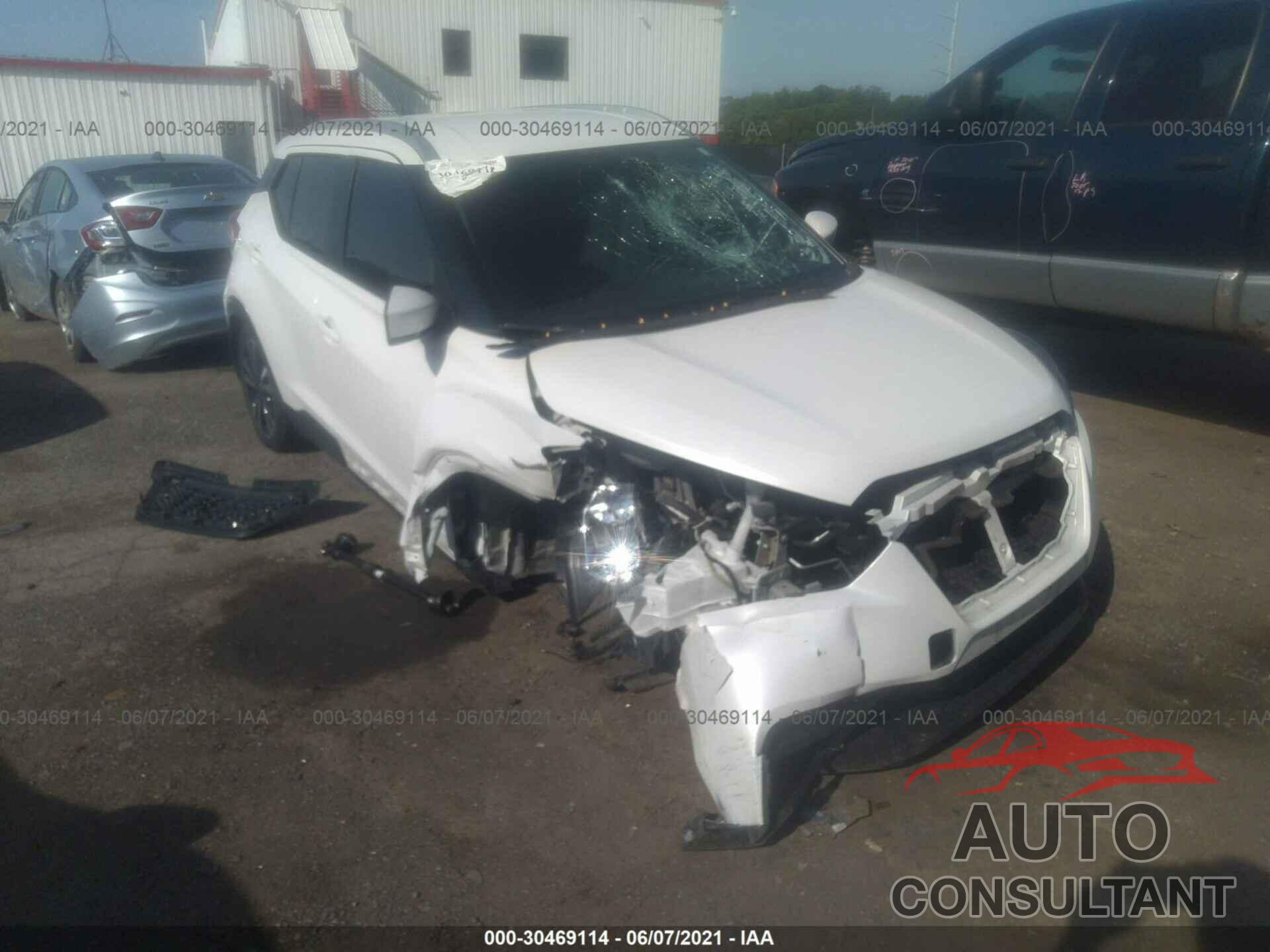NISSAN KICKS 2018 - 3N1CP5CU0JL534160