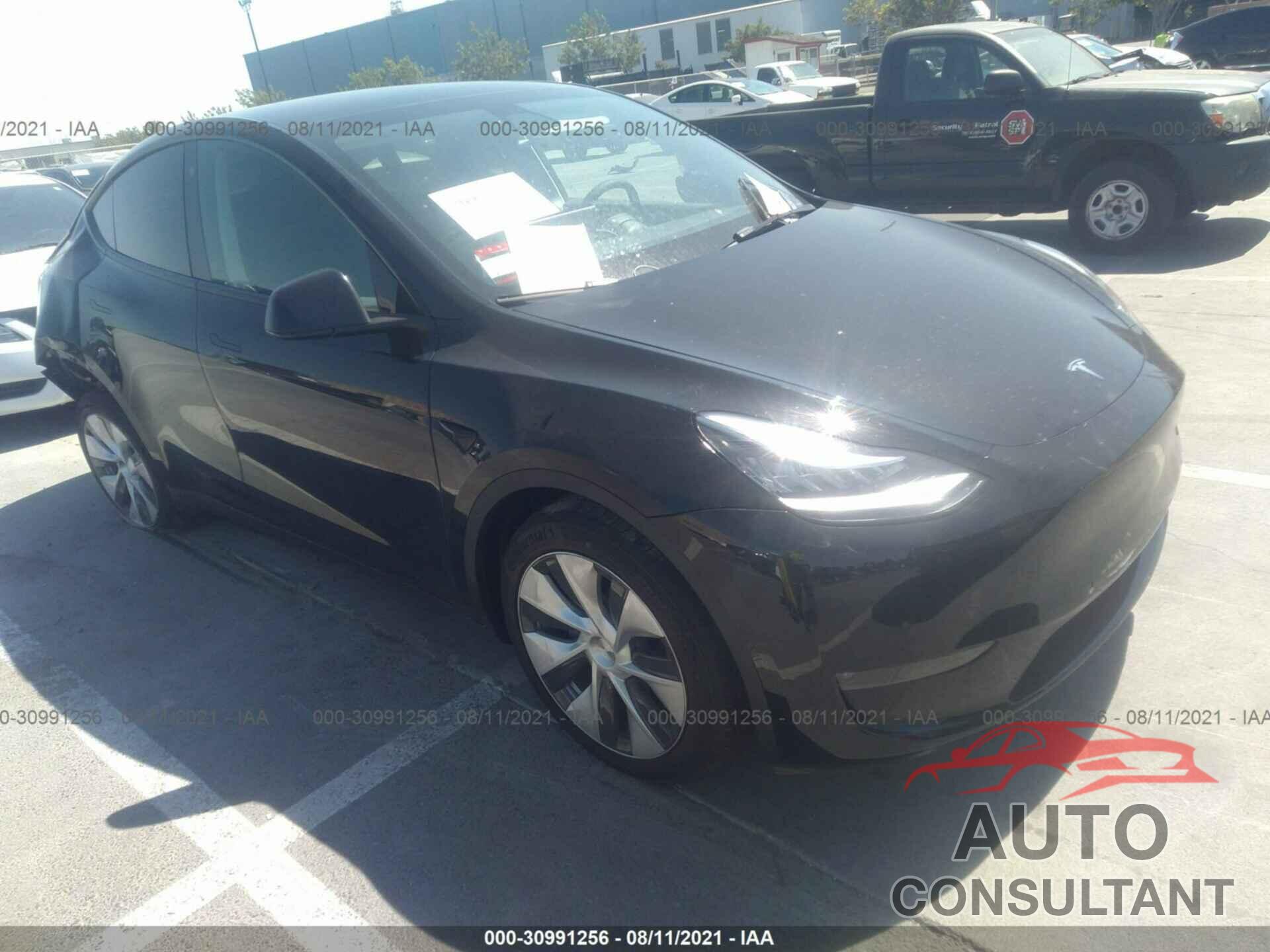 TESLA MODEL Y 2021 - 5YJYGDEE1MF214349