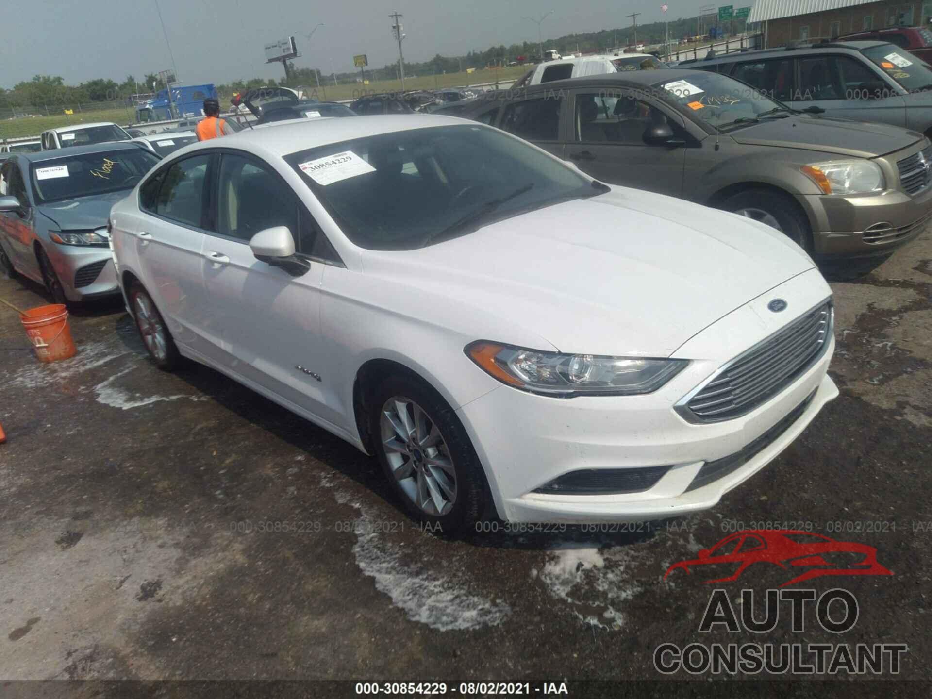 FORD FUSION 2017 - 3FA6P0LU4HR380725