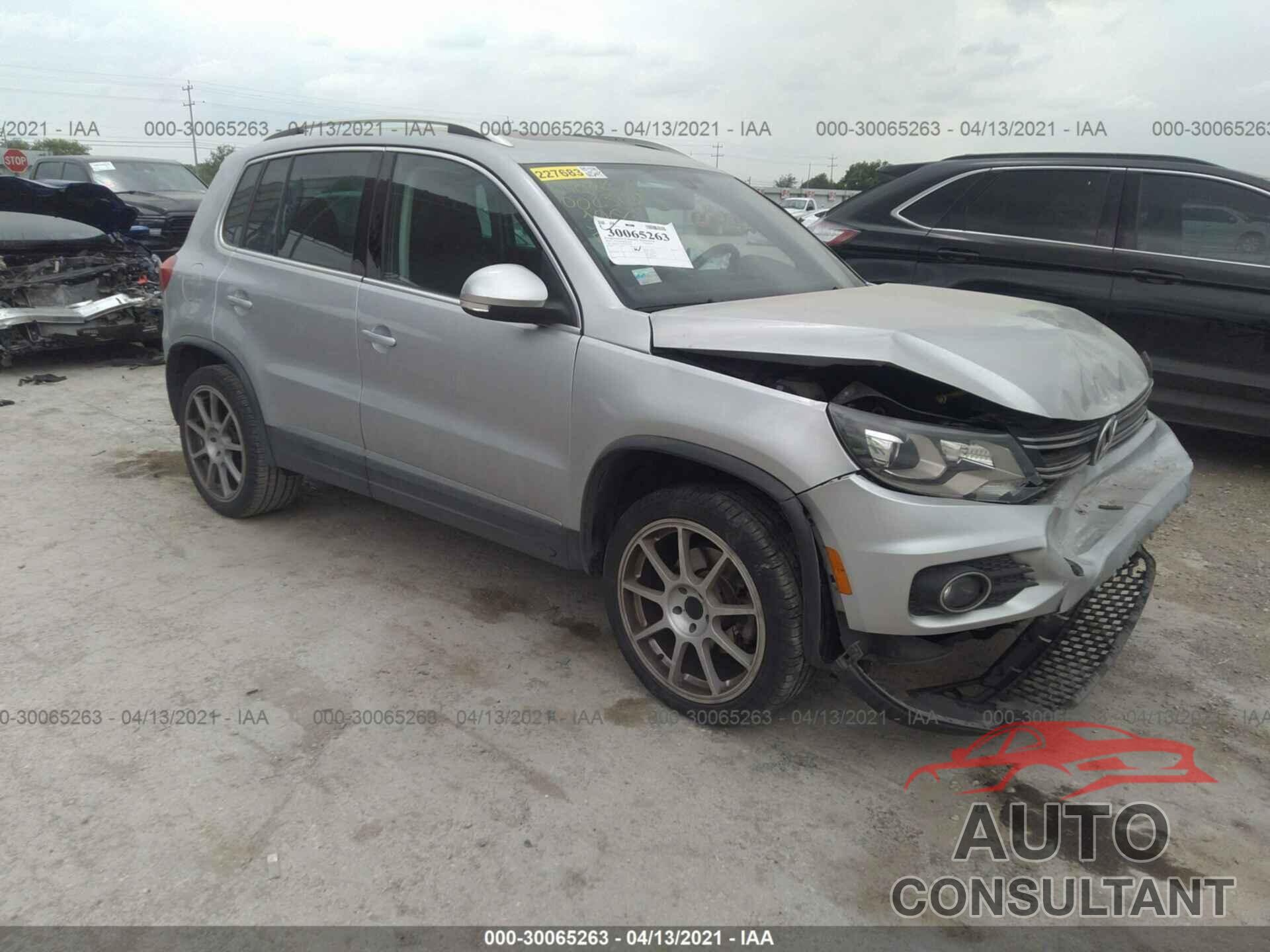 VOLKSWAGEN TIGUAN 2016 - WVGAV7AX0GW560288