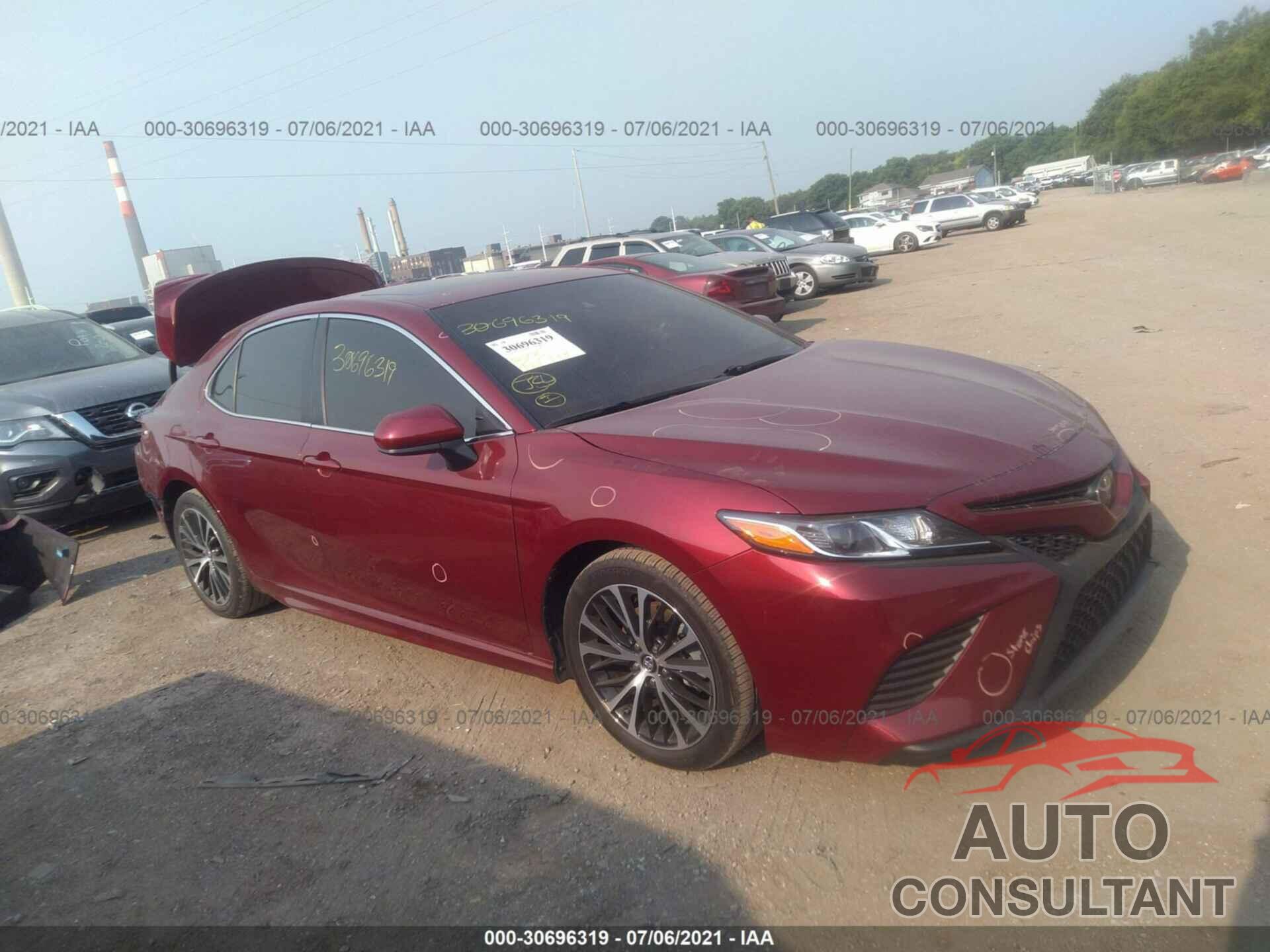 TOYOTA CAMRY 2018 - 4T1B11HK7JU525161