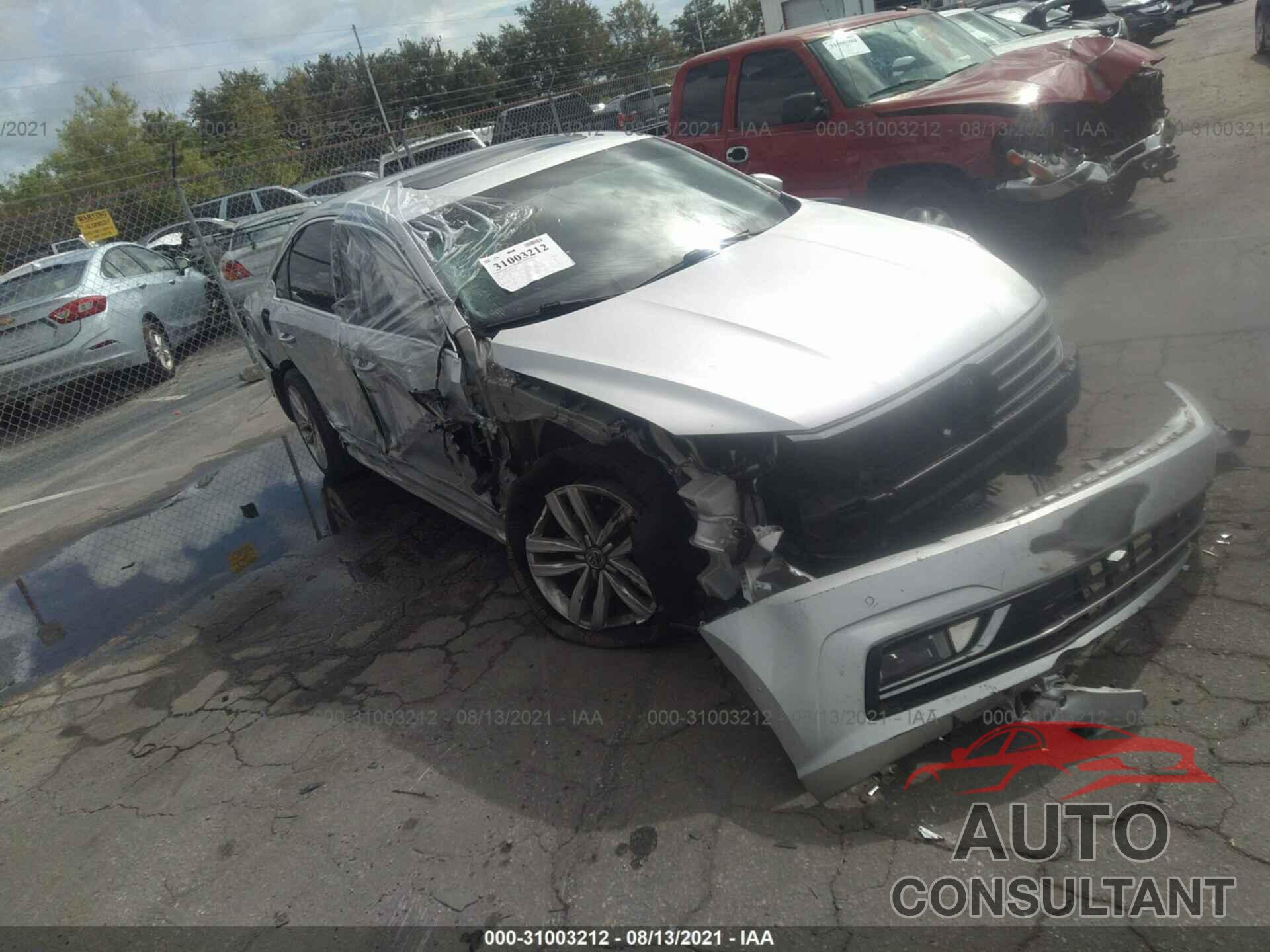 VOLKSWAGEN PASSAT 2017 - 1VWGT7A37HC031003
