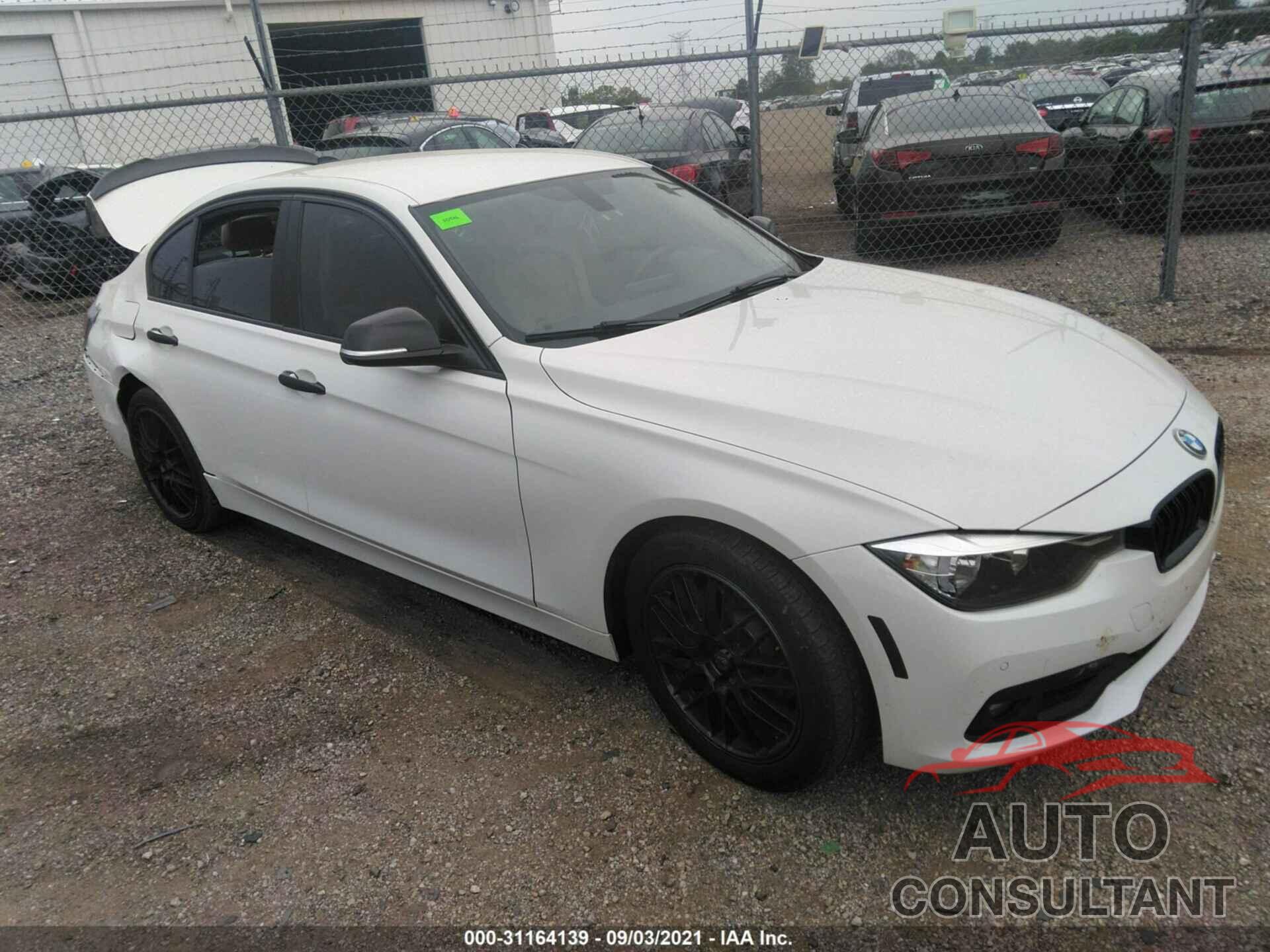 BMW 3 SERIES 2017 - WBA8E1G50HNU14287