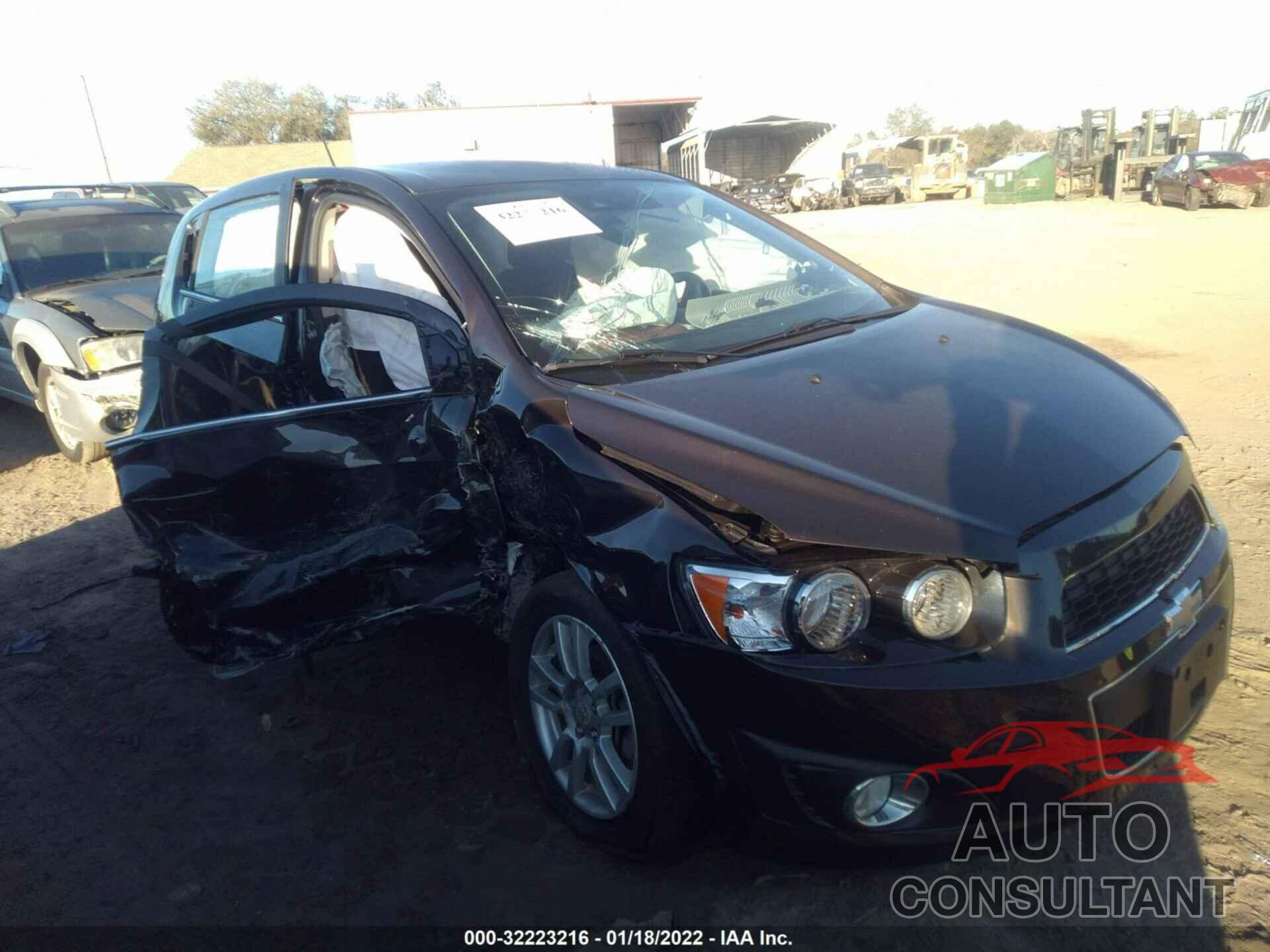 CHEVROLET SONIC 2016 - 1G1JC6SH1G4128597