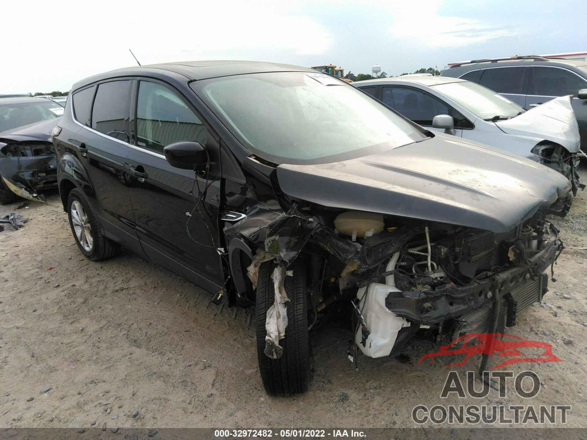 FORD ESCAPE 2017 - 1FMCU0G97HUD66933