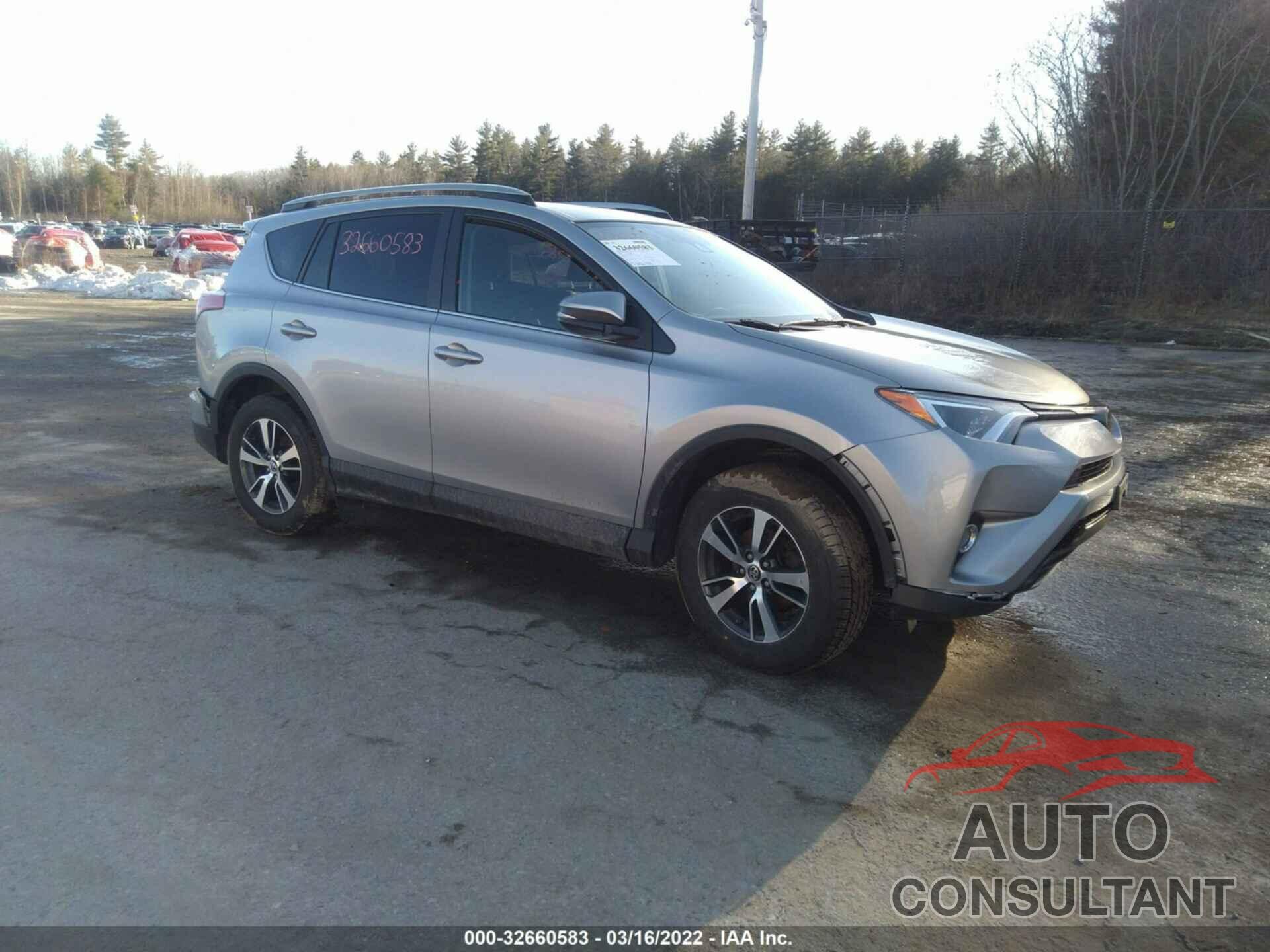 TOYOTA RAV4 2018 - 2T3RFREV0JW811373