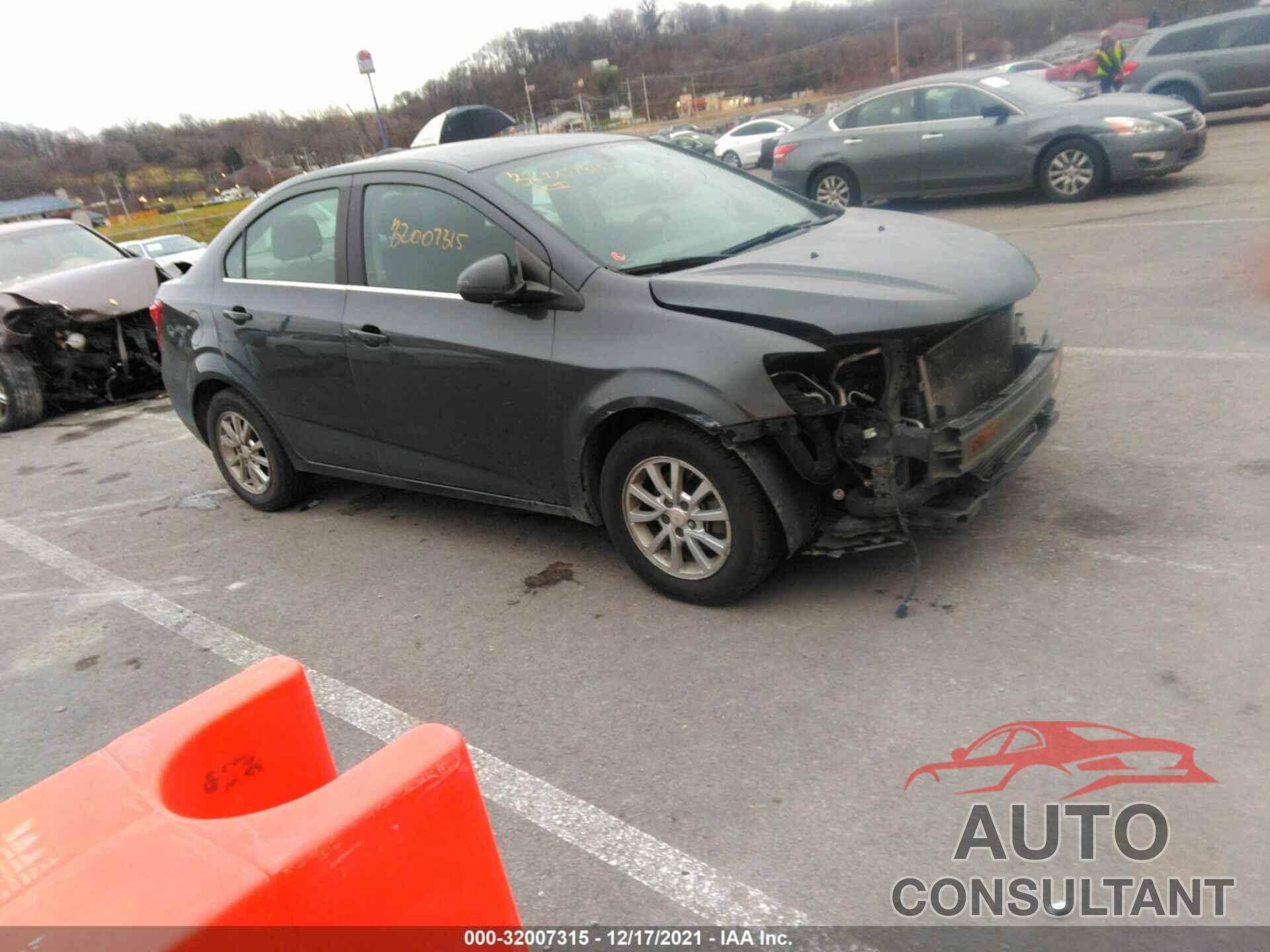 CHEVROLET SONIC 2019 - 1G1JD5SB1K4110919