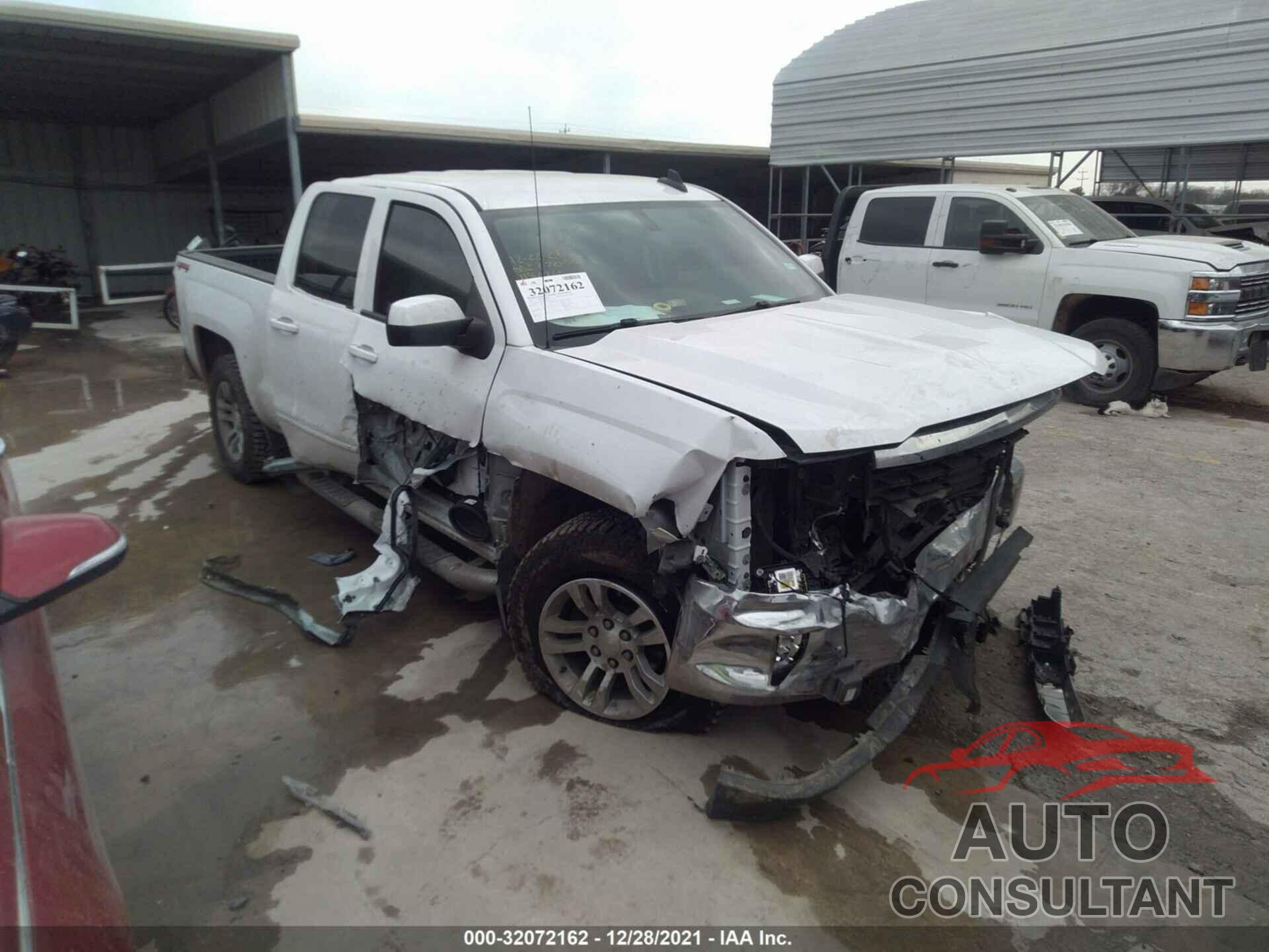 CHEVROLET SILVERADO 1500 2018 - 1GCVKREH7JZ118174