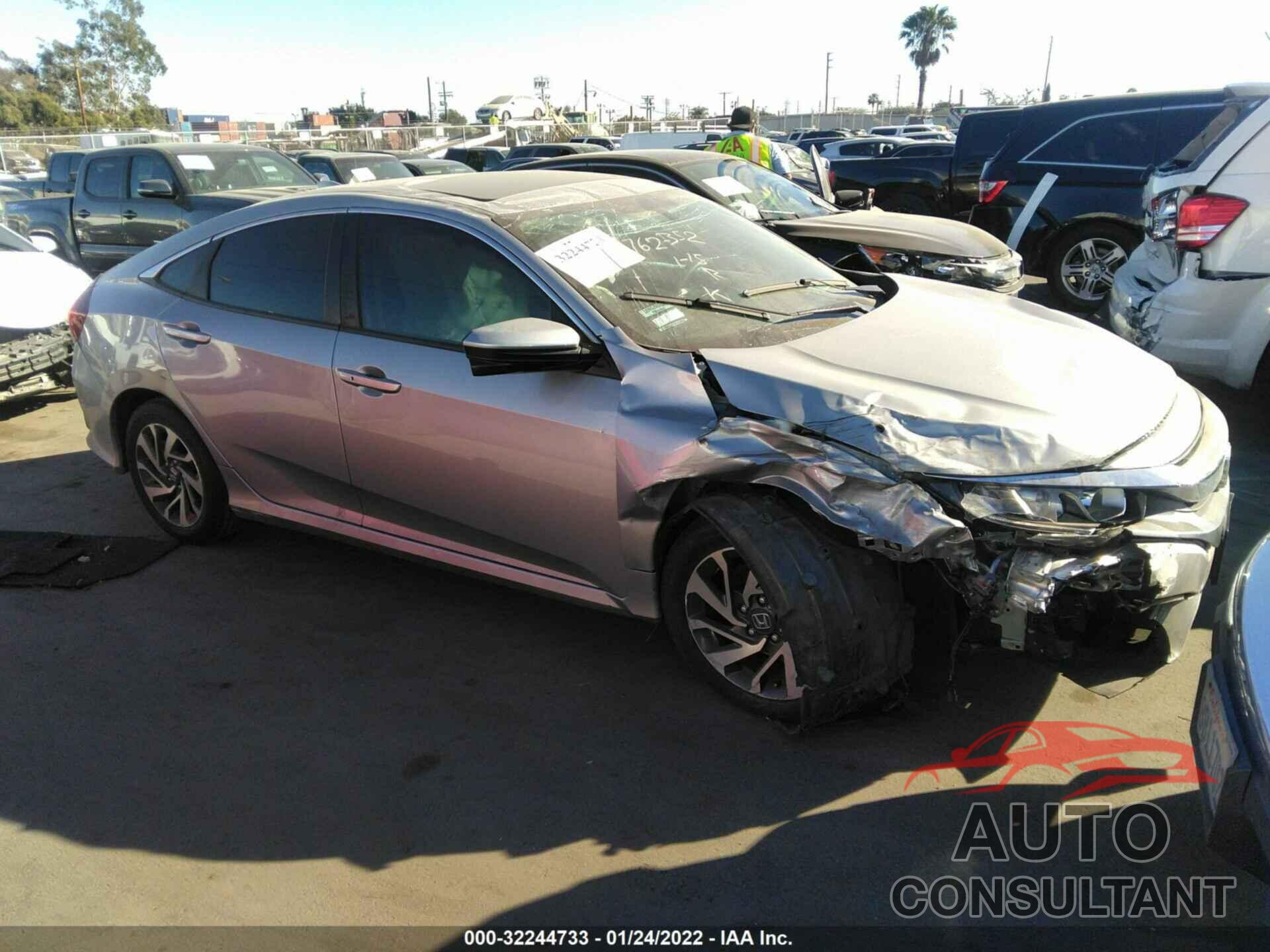 HONDA CIVIC SEDAN 2018 - 2HGFC2F72JH530003