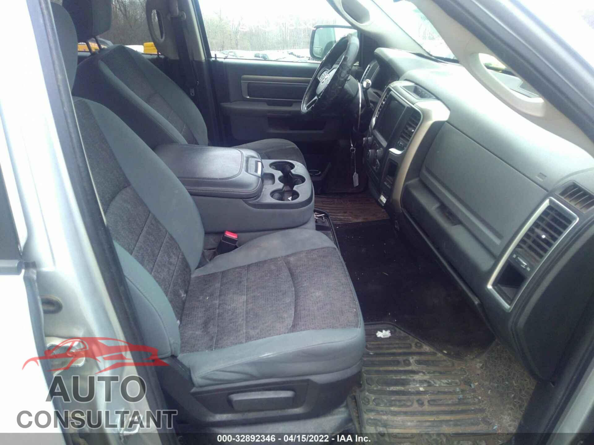 RAM 1500 2013 - 1C6RR7LT8DS592180