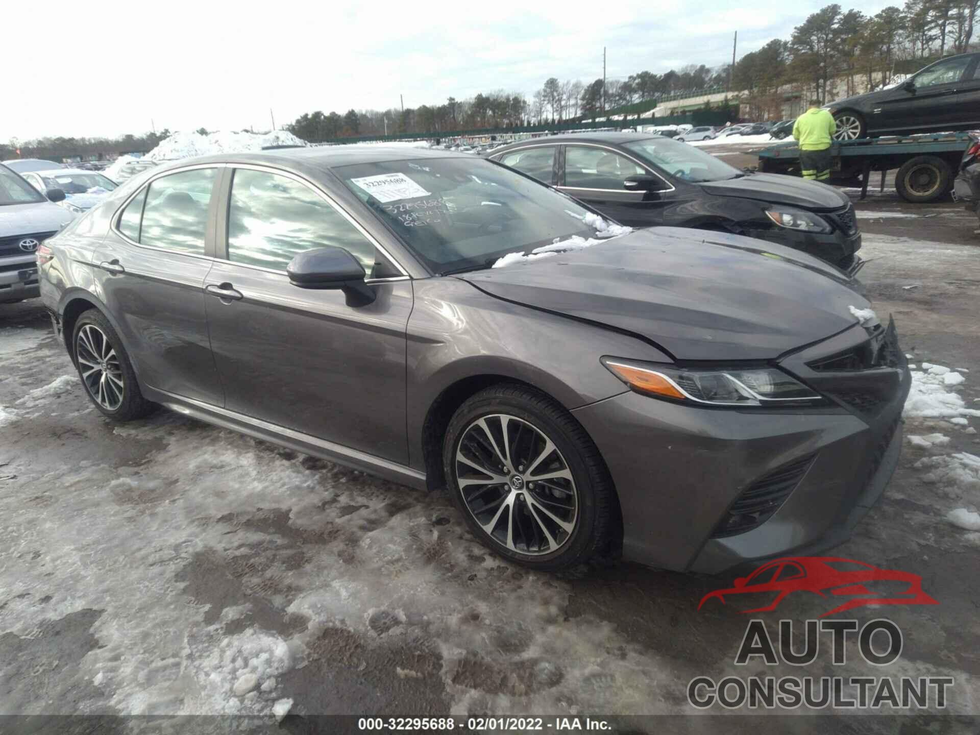 TOYOTA CAMRY 2018 - 4T1B11HK5JU540225