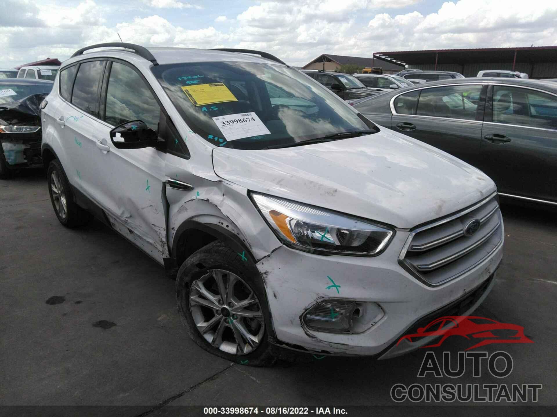 FORD ESCAPE 2018 - 1FMCU0G90JUC41570
