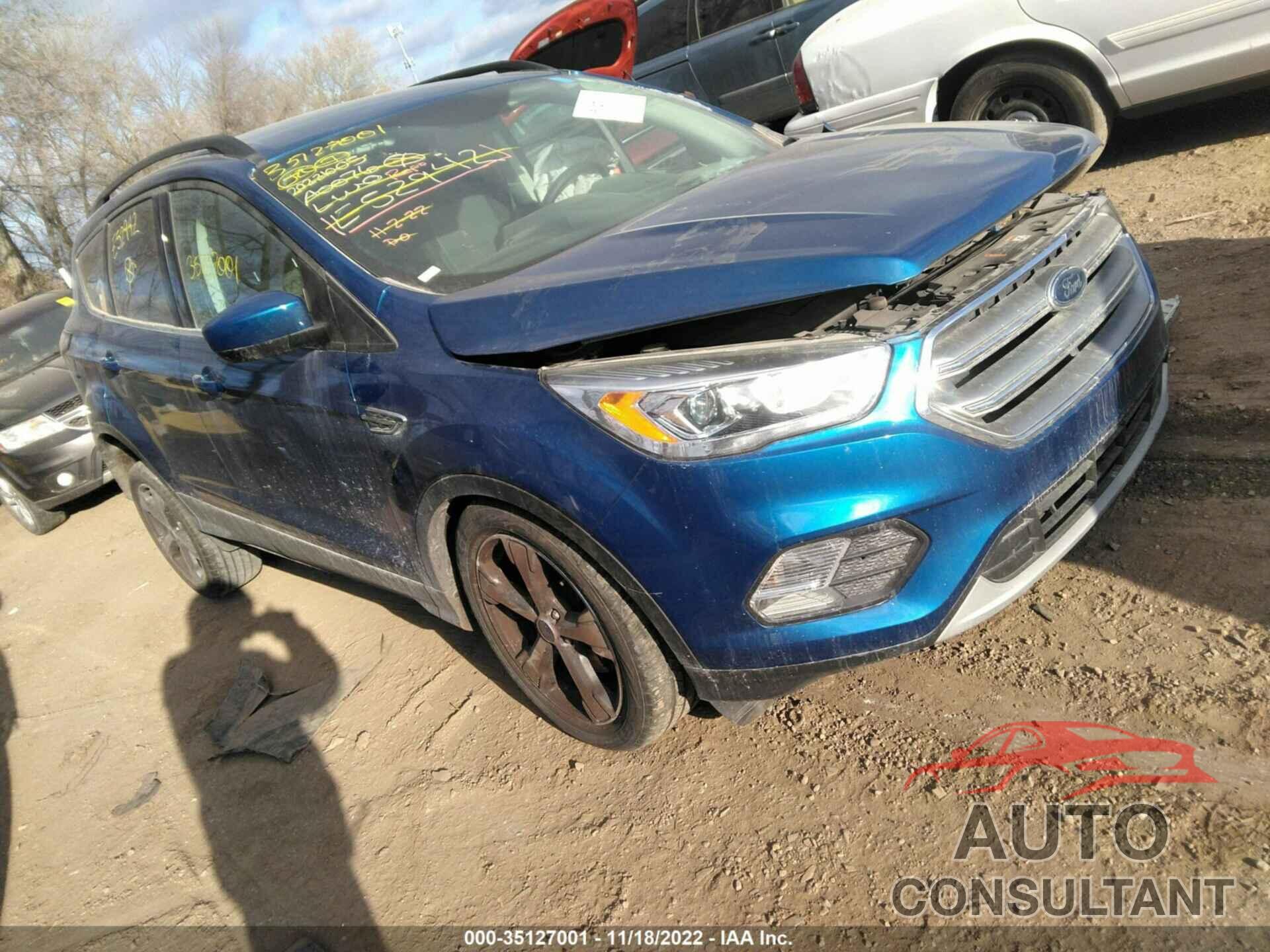 FORD ESCAPE 2017 - 1FMCU9G95HUE52942