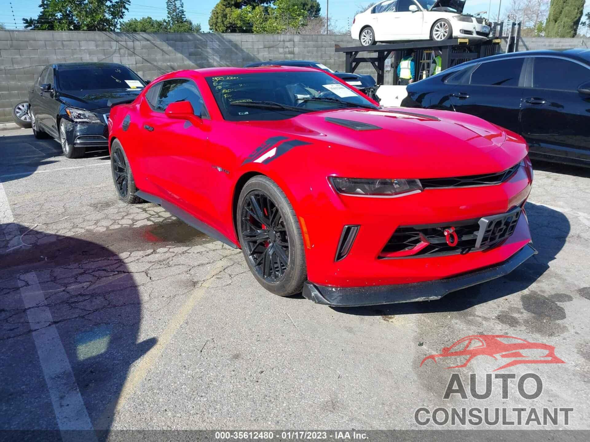 CHEVROLET CAMARO 2018 - 1G1FB1RX8J0129219