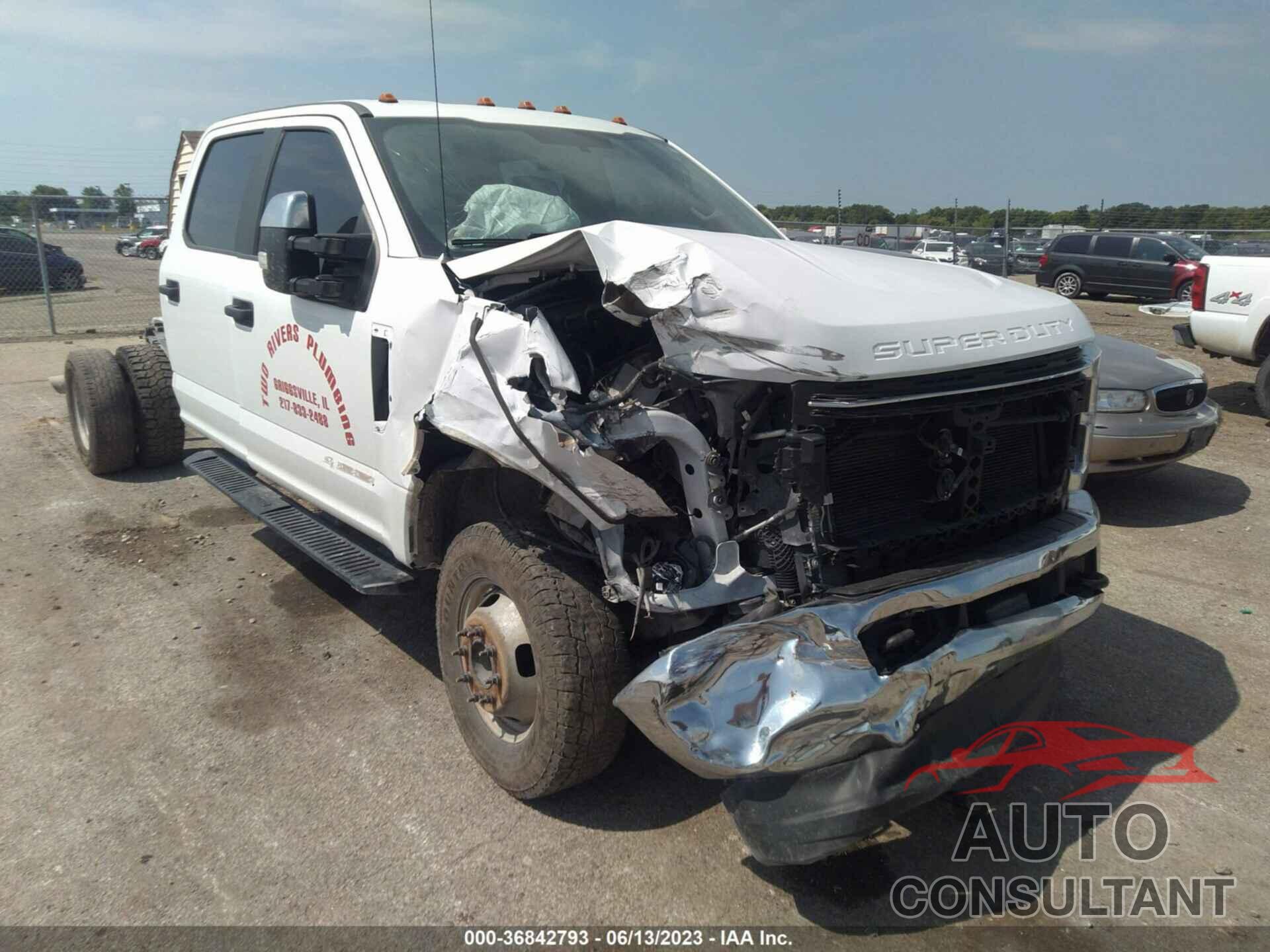 FORD F-350 CHASSIS 2019 - 1FD8W3HT8KED96455