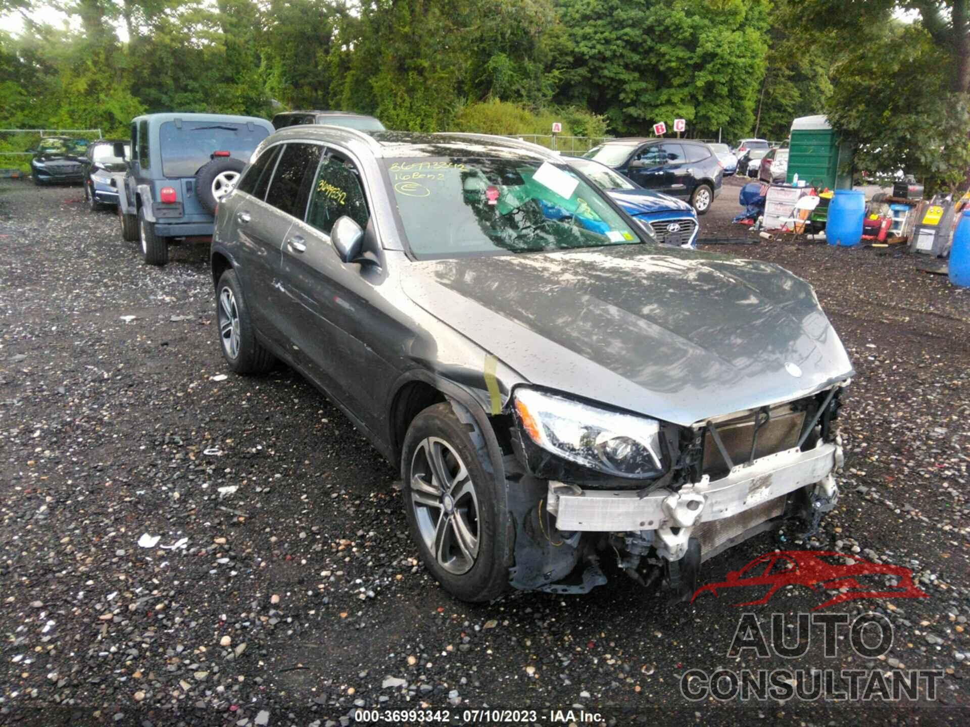 MERCEDES-BENZ GLC 300 2016 - WDC0G4KB2GF067072