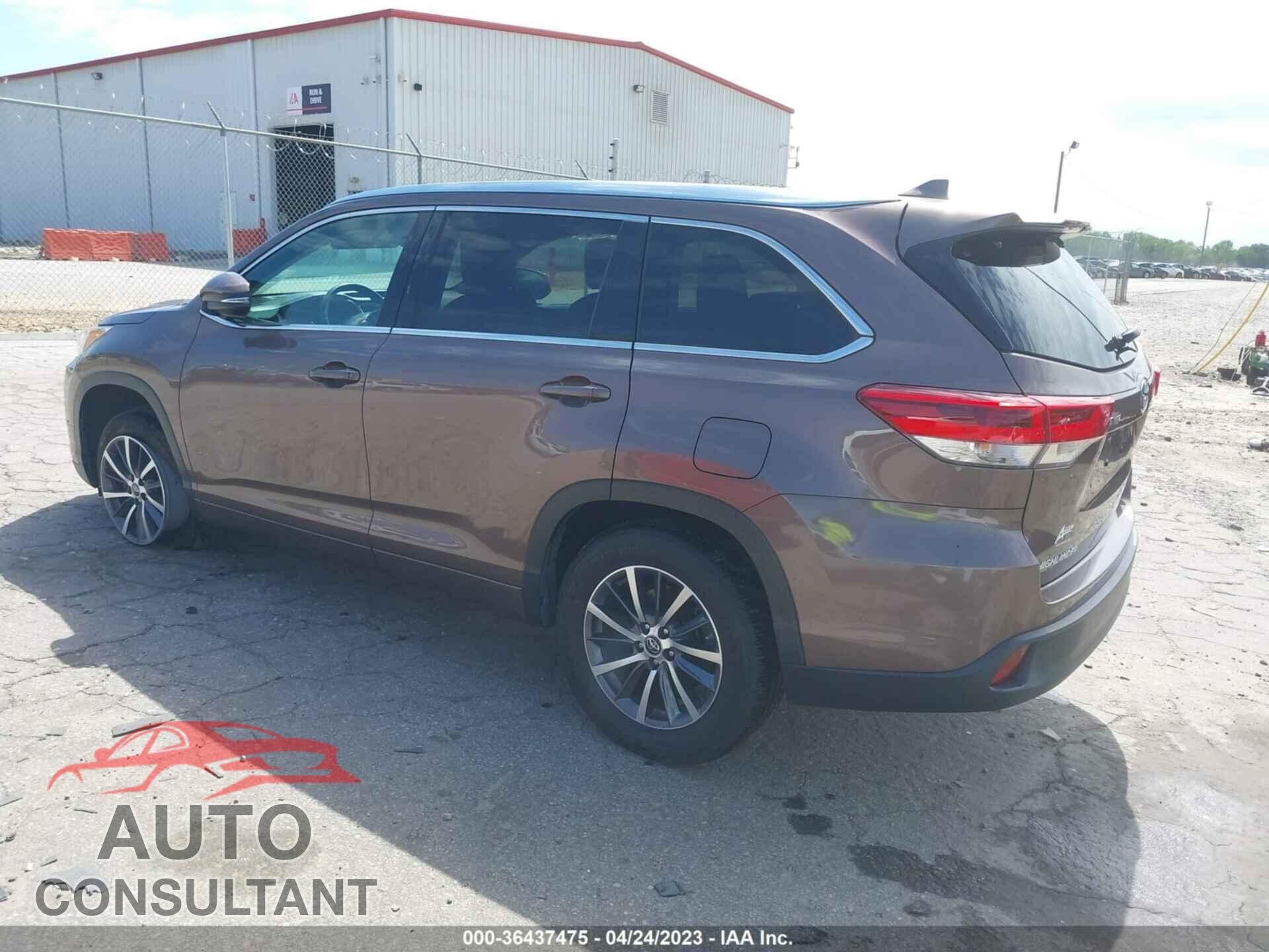 TOYOTA HIGHLANDER 2017 - 5TDKZRFH2HS223066