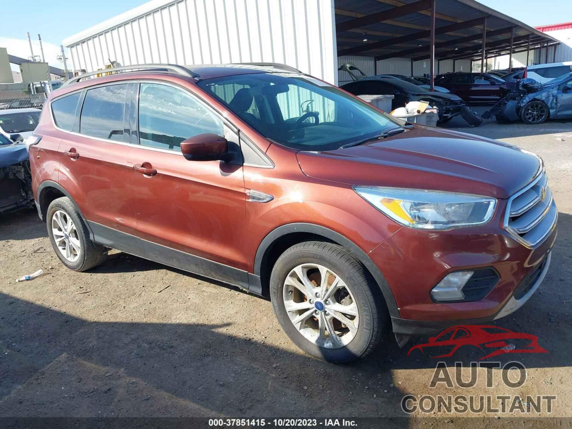 FORD ESCAPE 2018 - 1FMCU9GD1JUB10852