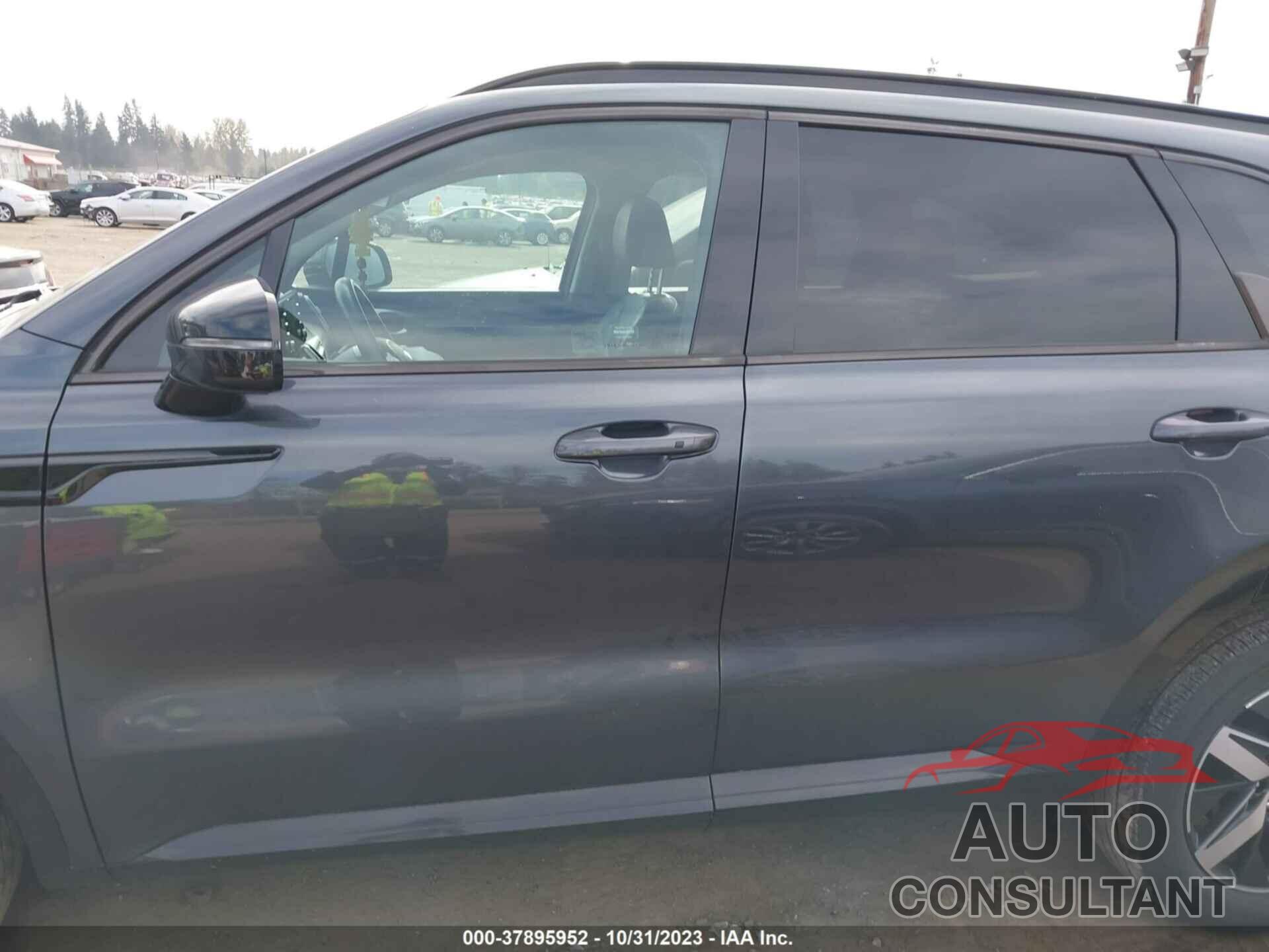 KIA SORENTO 2021 - 5XYRHDLF2MG064581