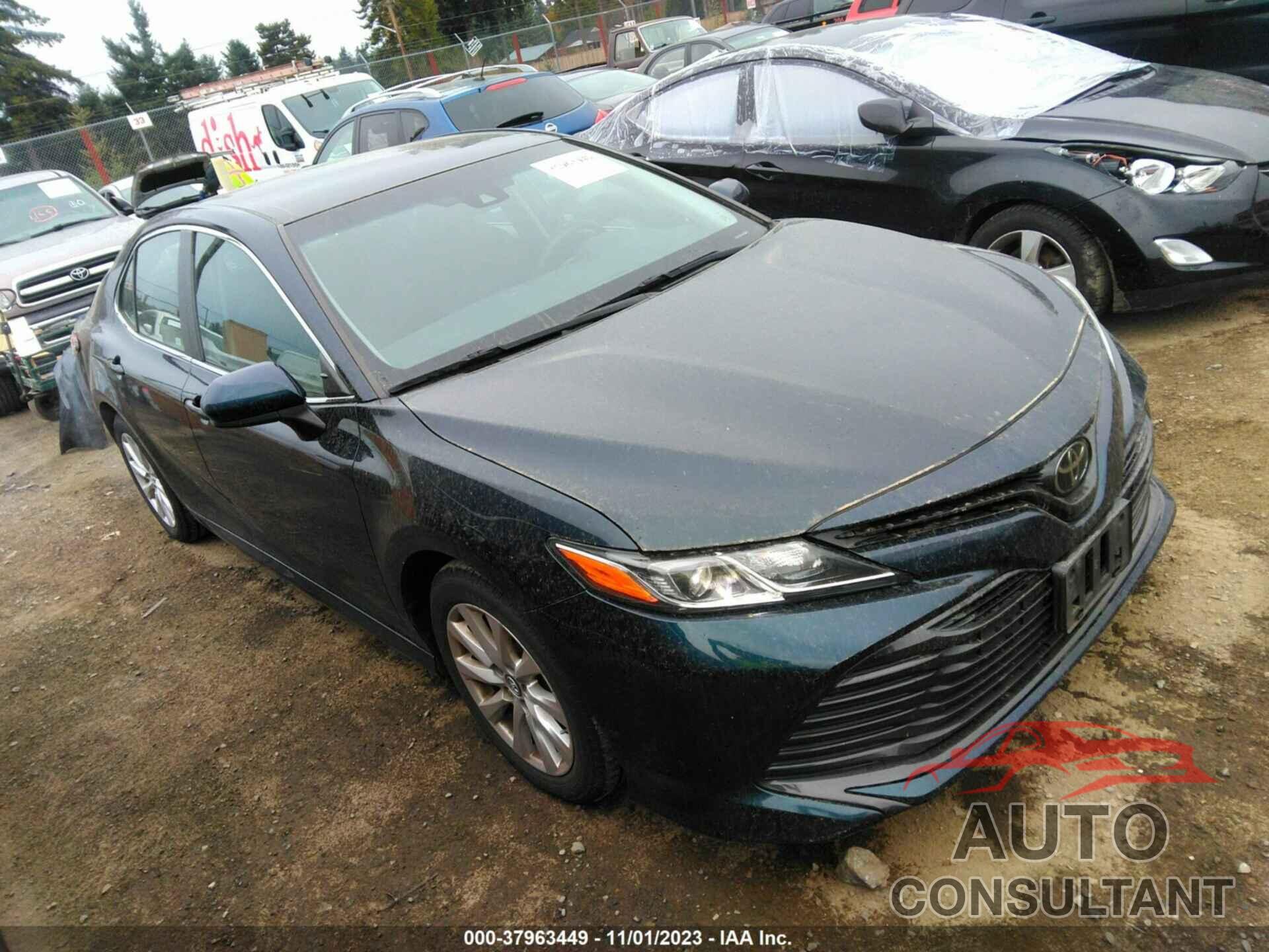 TOYOTA CAMRY 2018 - 4T1B11HK2JU510664