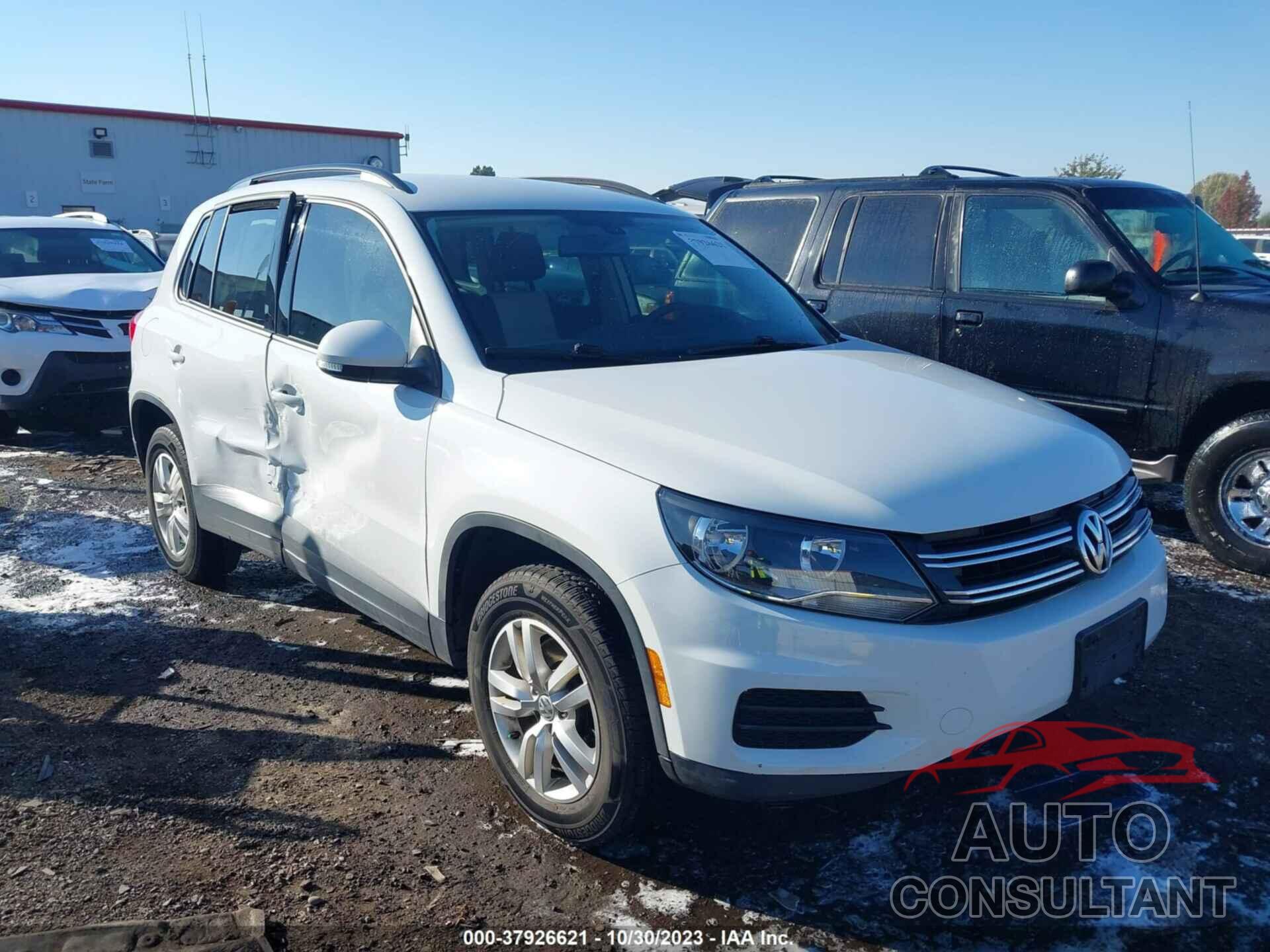 VOLKSWAGEN TIGUAN 2017 - WVGBV7AX7HK022118