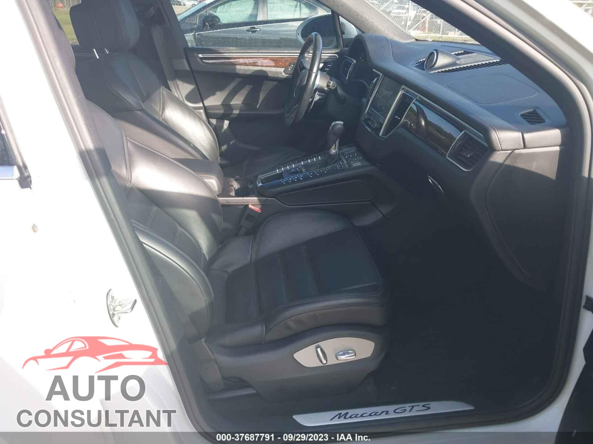 PORSCHE MACAN 2017 - WP1AG2A5XHLB52401