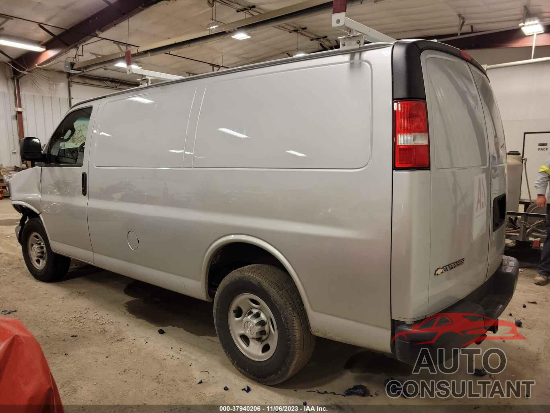 CHEVROLET EXPRESS CARGO VAN 2019 - 1GCWGAFG5K1337017