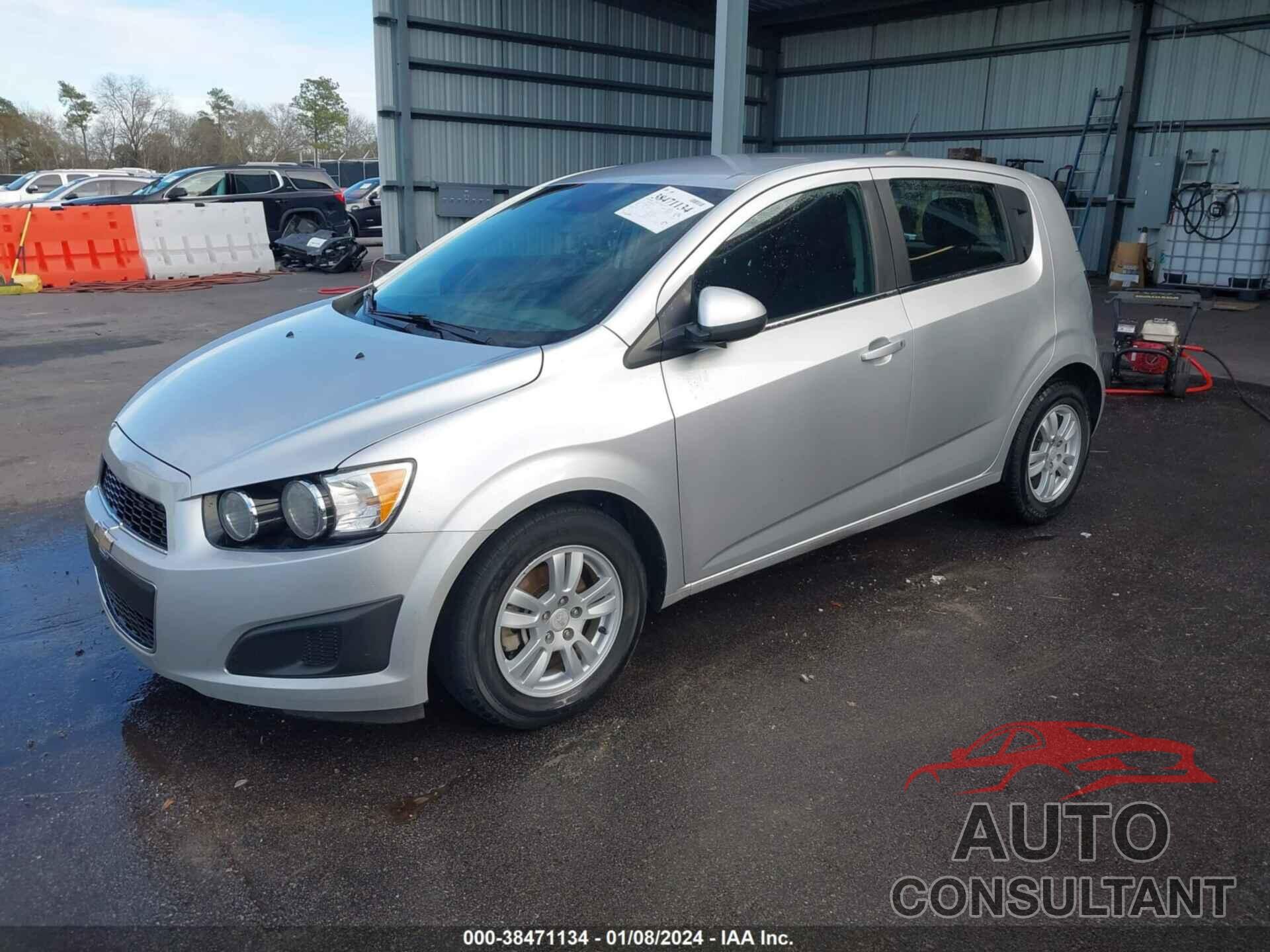 CHEVROLET SONIC 2015 - 1G1JC6SH9F4220538