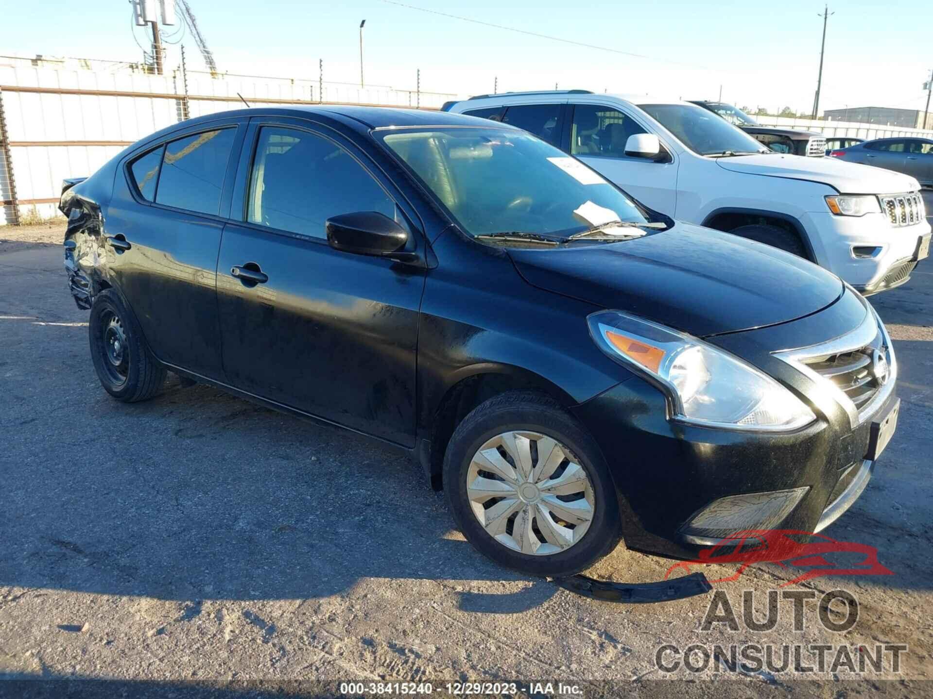 NISSAN VERSA 2018 - 3N1CN7AP9JL810379