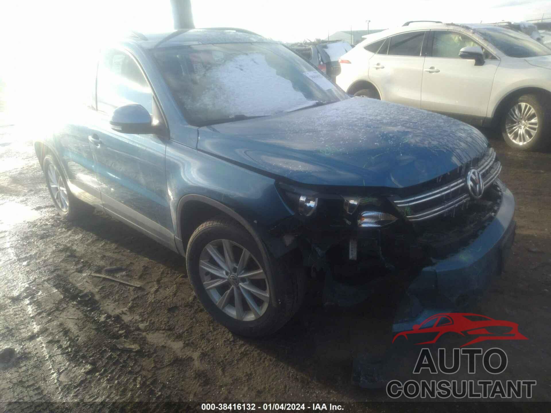 VOLKSWAGEN TIGUAN 2017 - WVGBV7AX2HK045760