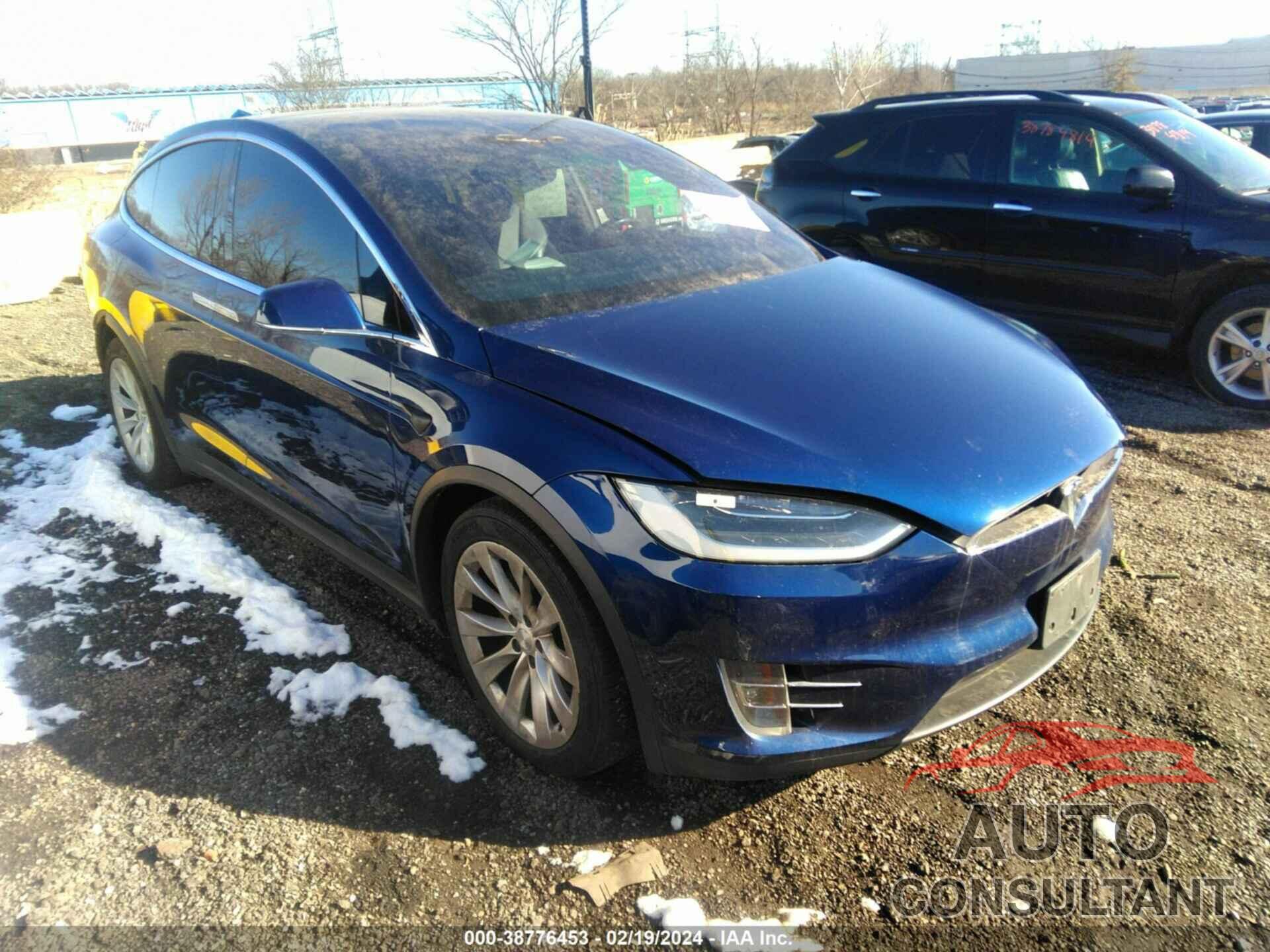 TESLA MODEL X 2017 - 5YJXCBE24HF076023