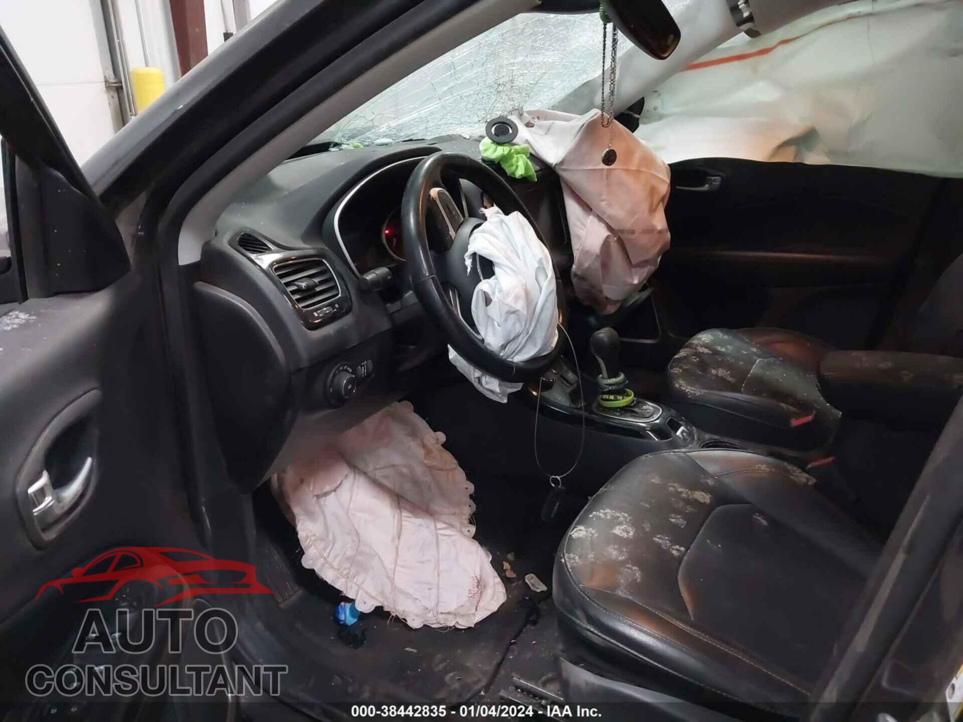 JEEP COMPASS 2020 - 3C4NJDCB5LT170594