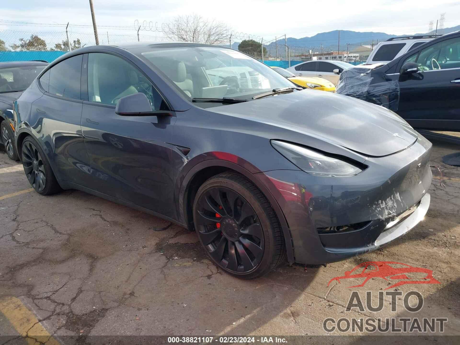 TESLA Y 2023 - 7SAYGDEF9PF797172