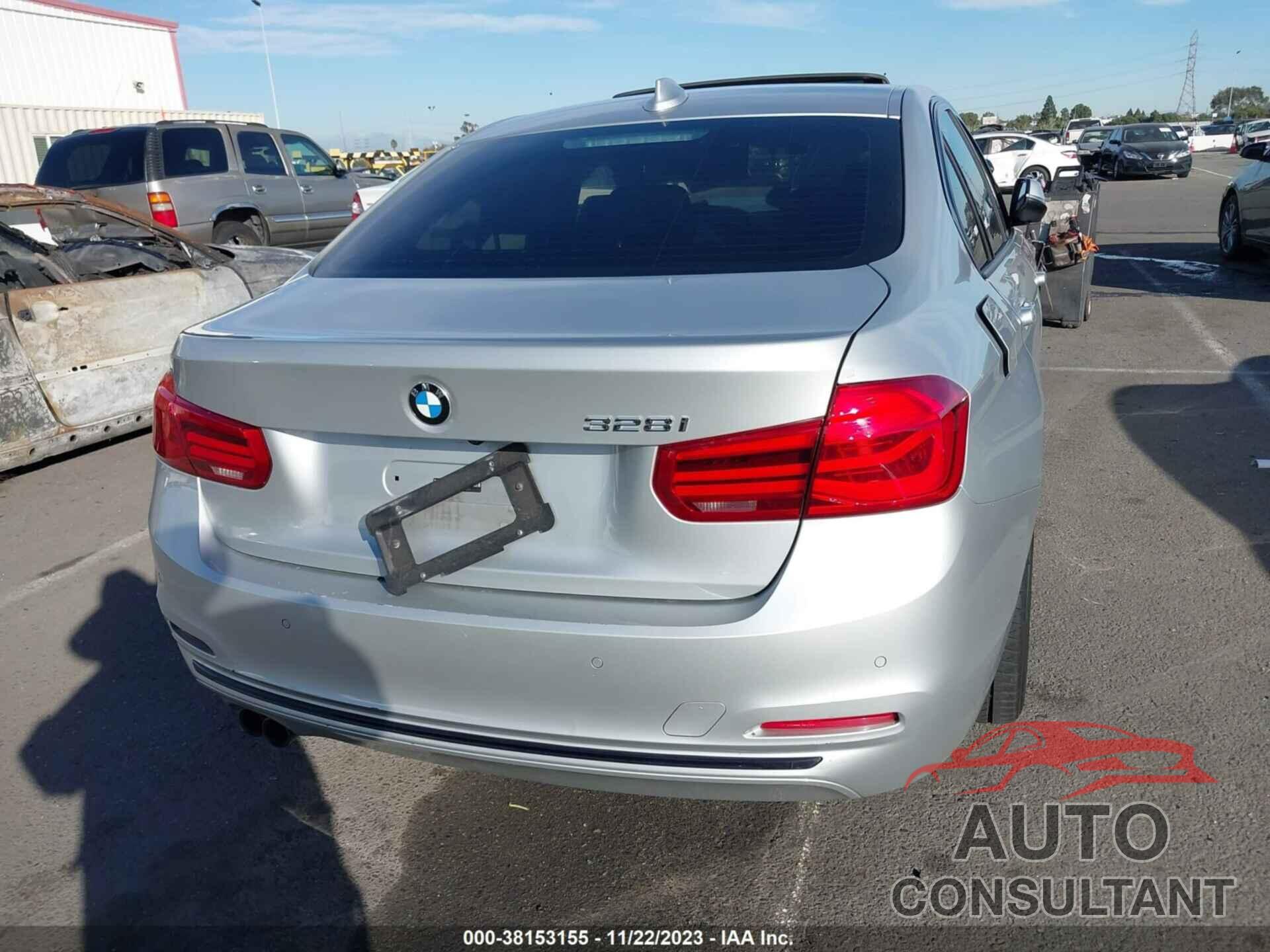 BMW 328I 2016 - WBA8E9G58GNU30511