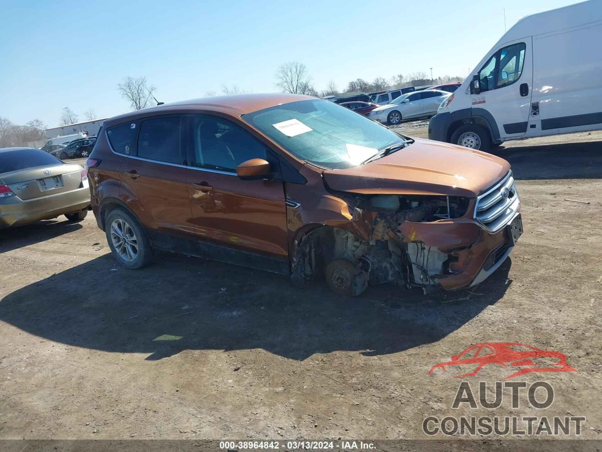 FORD ESCAPE 2017 - 1FMCU0GD4HUB92209