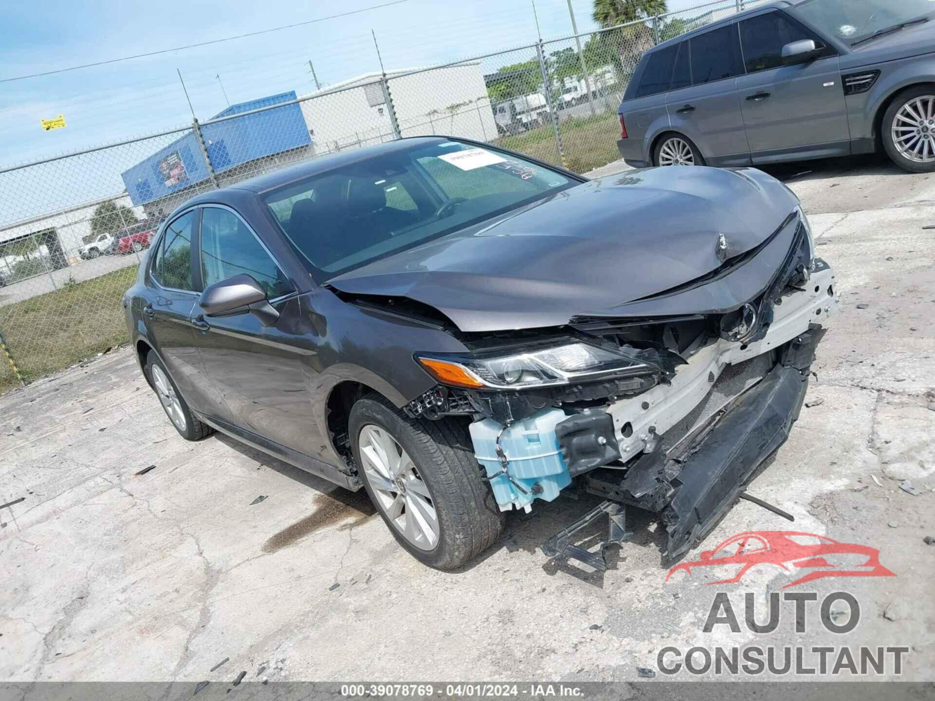 TOYOTA CAMRY 2022 - 4T1C11AK6NU638166