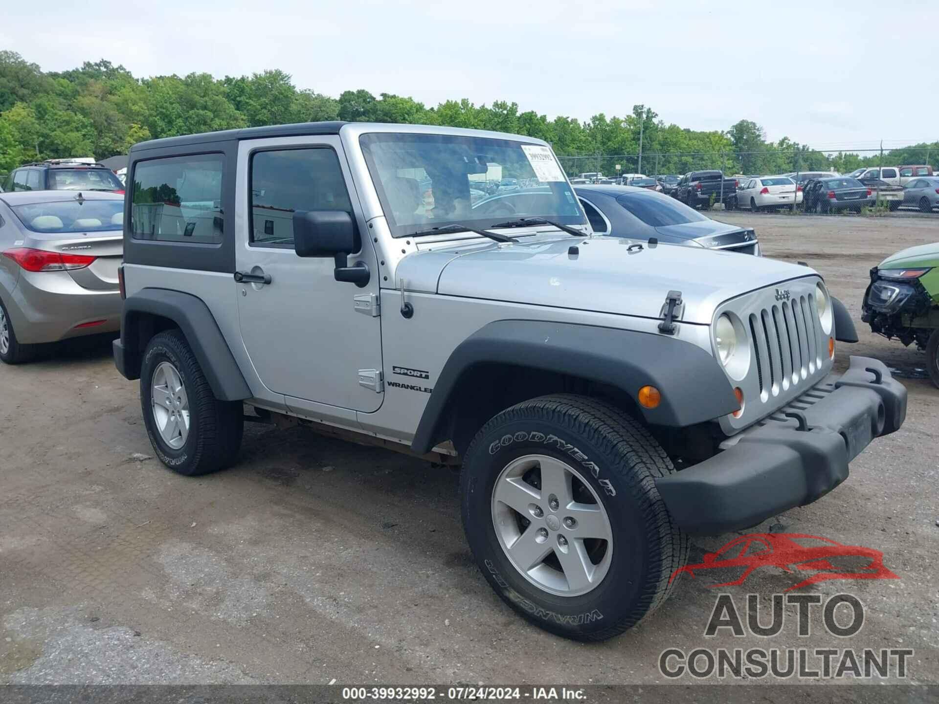 JEEP WRANGLER 2011 - 1J4AA2D10BL617524